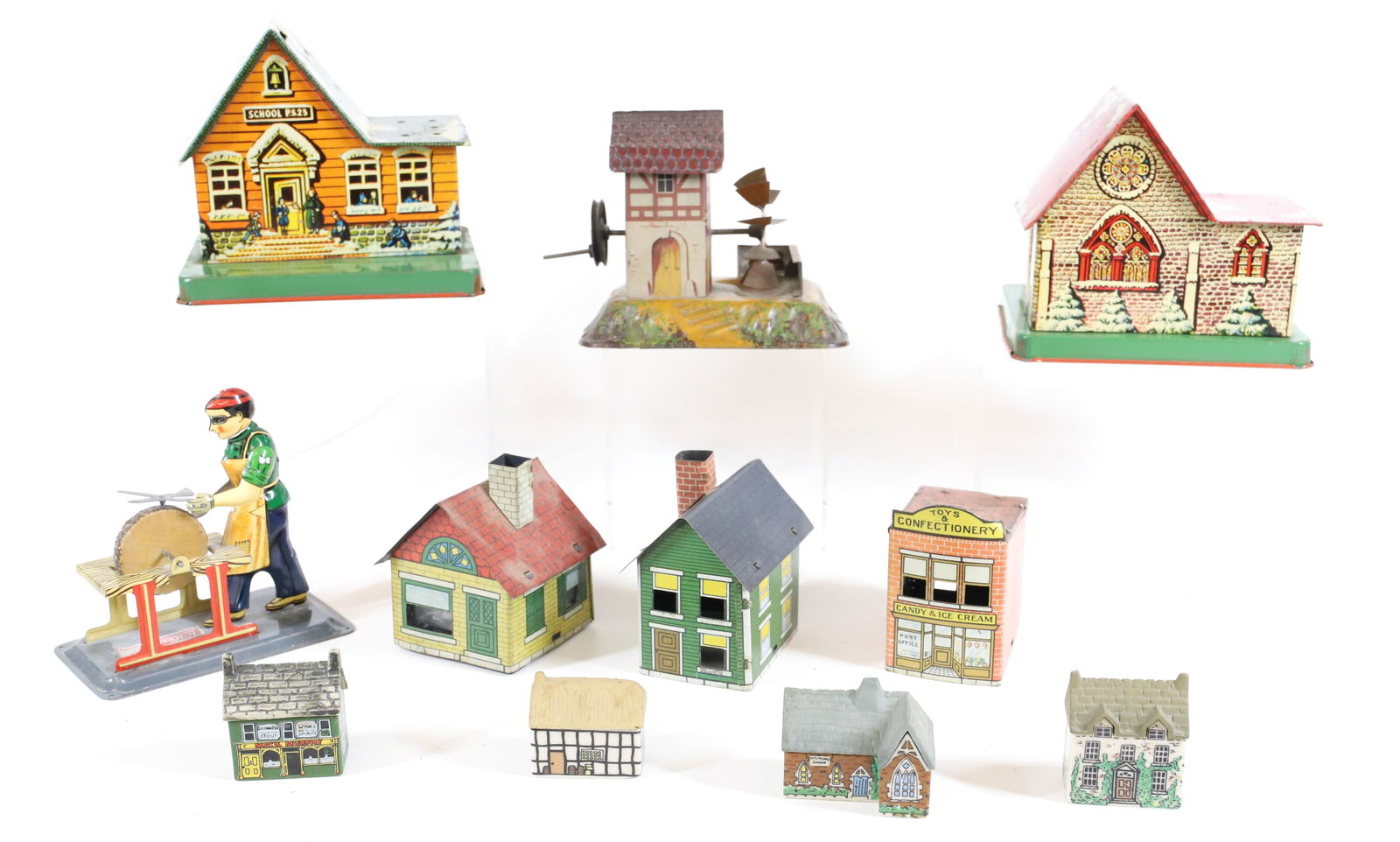 LOT OF TIN LITHO HOUSES (1 of 6)
