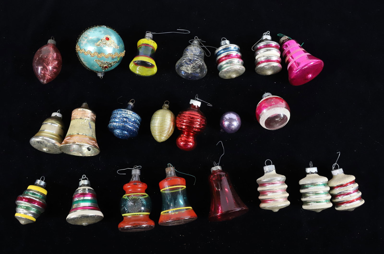 LOT OF VINTAGE CHRISTMAS ORNAMENTS: (22) IN VARIOUS SIZES/STYLES. LARGEST 2 3/4" L. PLEASE READ CAREFULLY - Terms for Purchasing and Shipping of Auction Items. Please read carefully before bidding. All payments for purchases will be mad