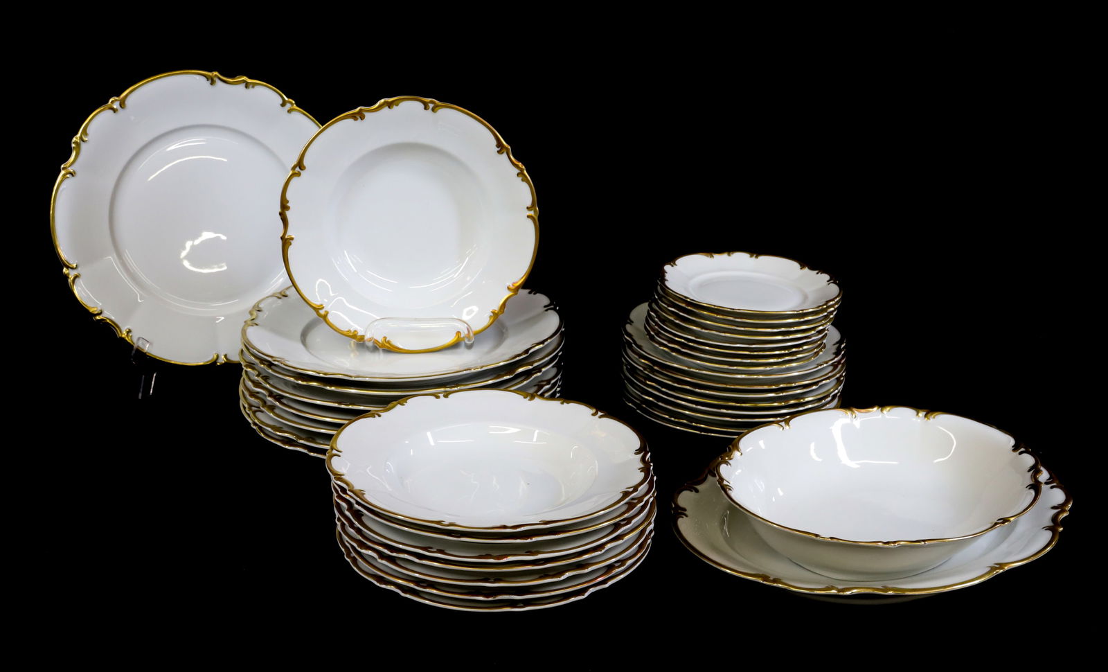 GERMAN HUTSCHENREUTHER DISH SET (1 of 3)