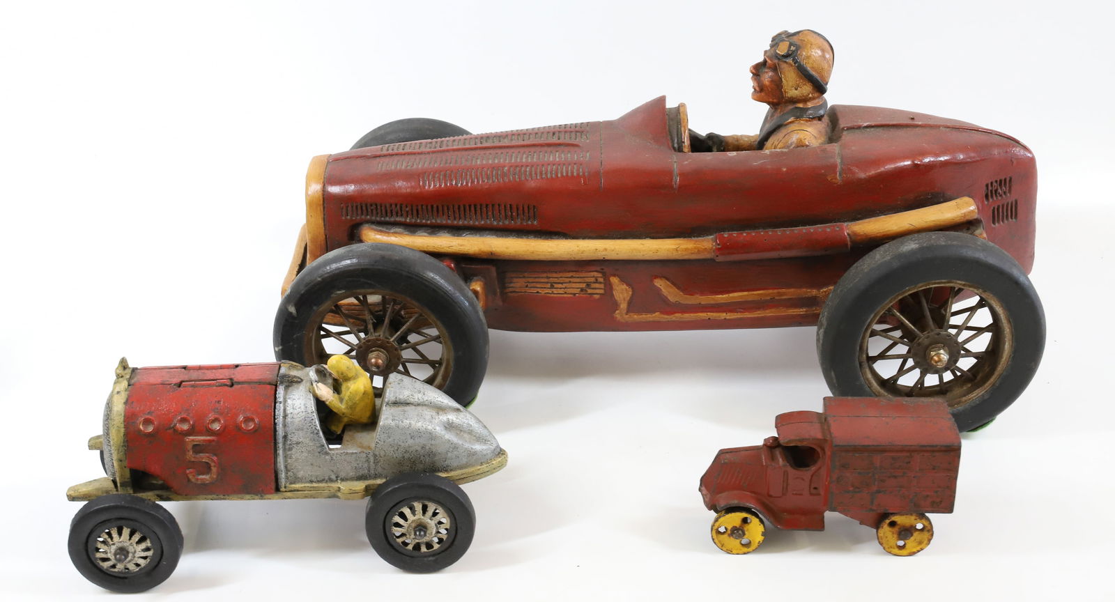 LOT OF TOY RACE CARS AND TRUCK (1 of 3)