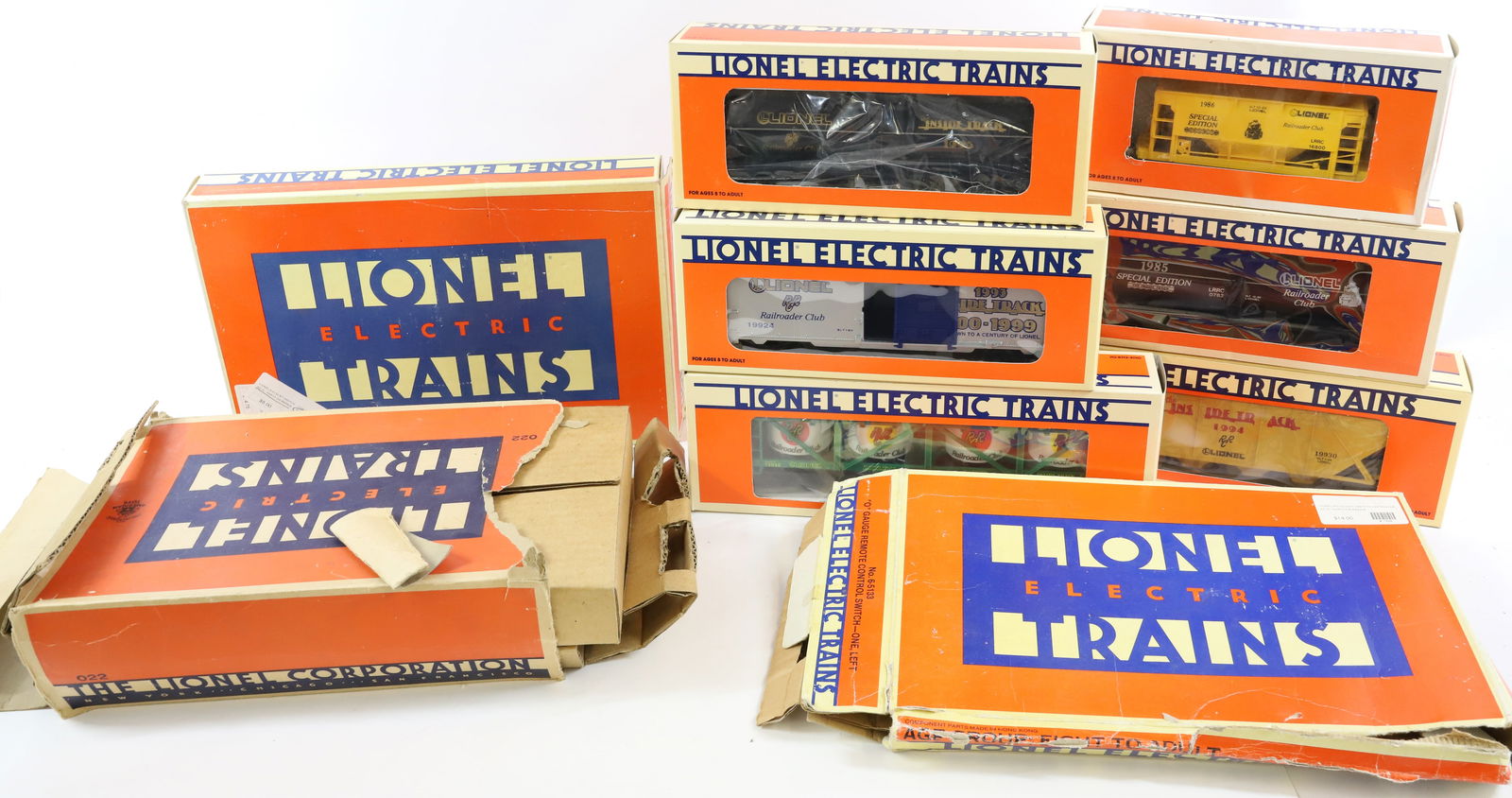 Lionel Electric Train Car Lot In Boxes Auction