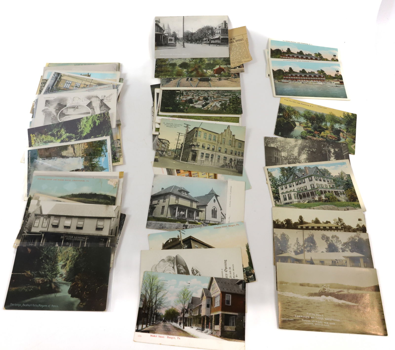 LOT OF ANTIQUE POSTCARDS (1 of 4)