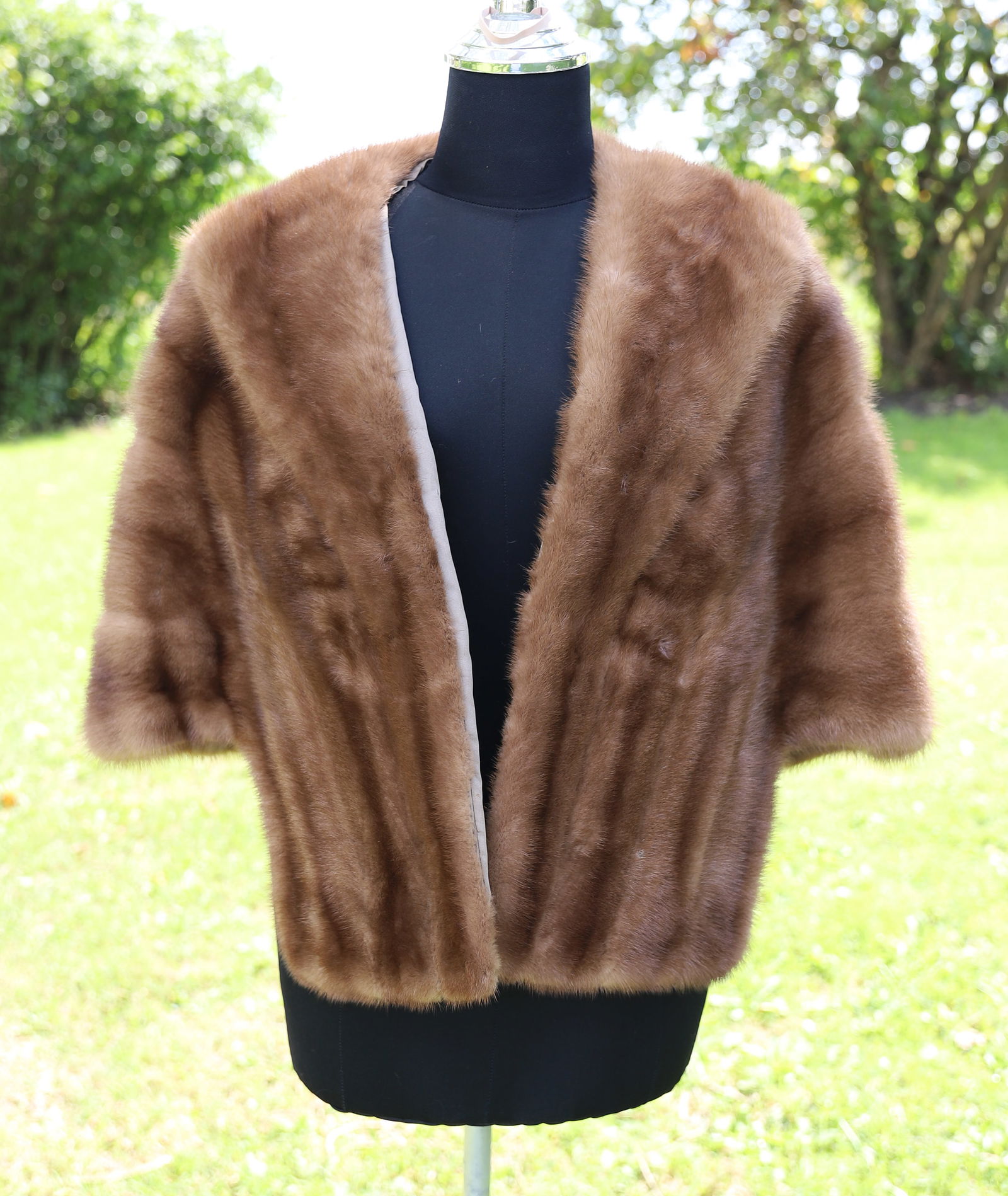 VINTAGE MINK CAPE (1 of 5)