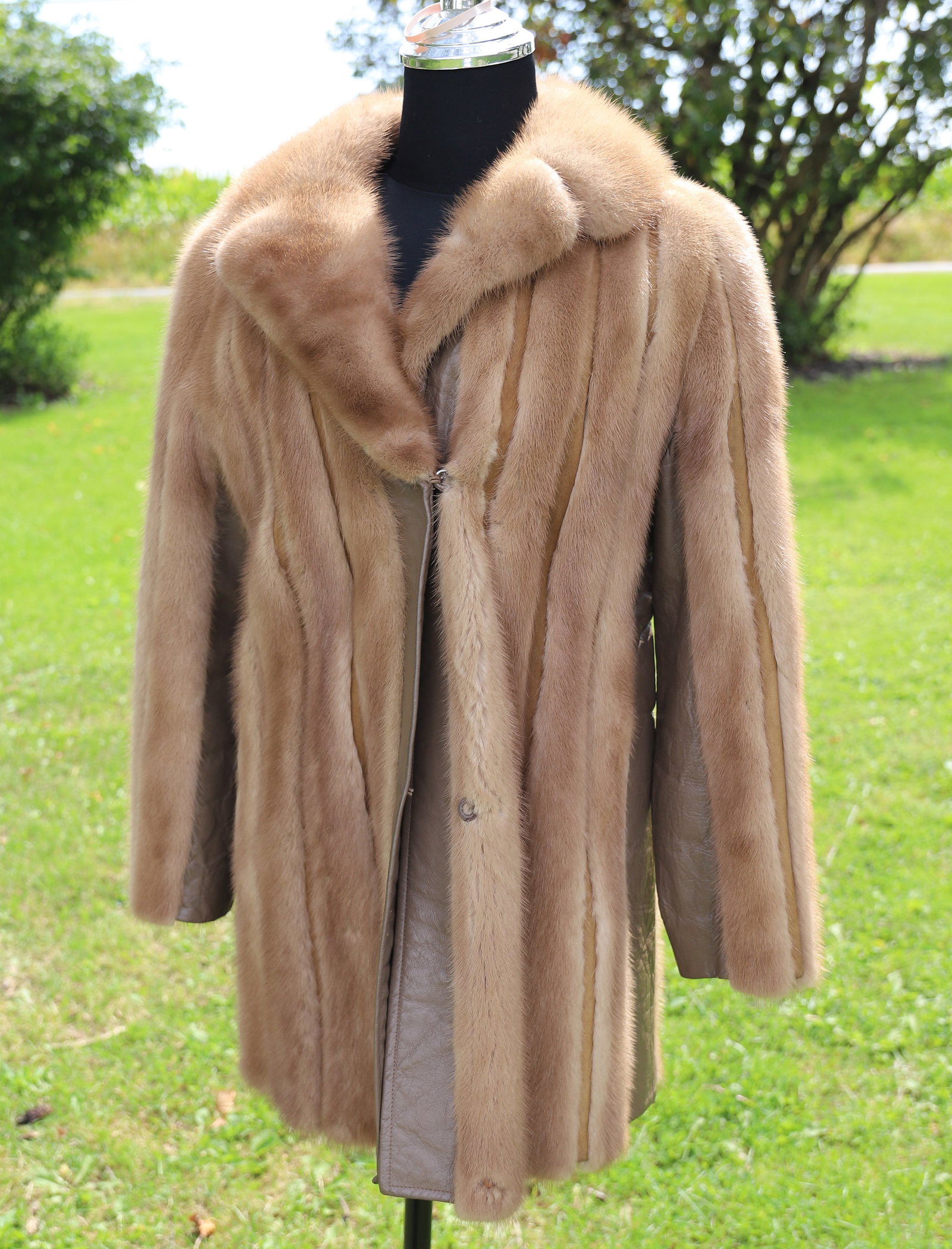 VINTAGE MINK/LEATHER COAT: TAGGED "POLLOCKS FURS, POTTSVILLE, READING". 31" L. PLEASE READ CAREFULLY - Terms for Purchasing and Shipping of Auction Items. Please read carefully before bidding. All payments for purchases will be