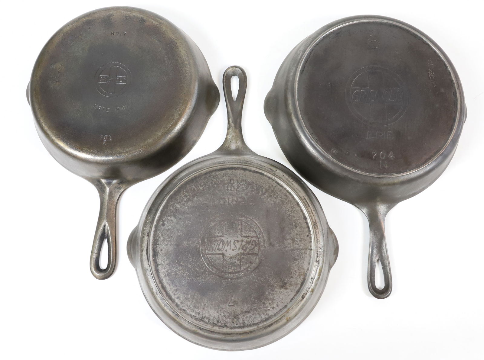 GRISWOLD CAST IRON SKILLET LOT (1 of 2)