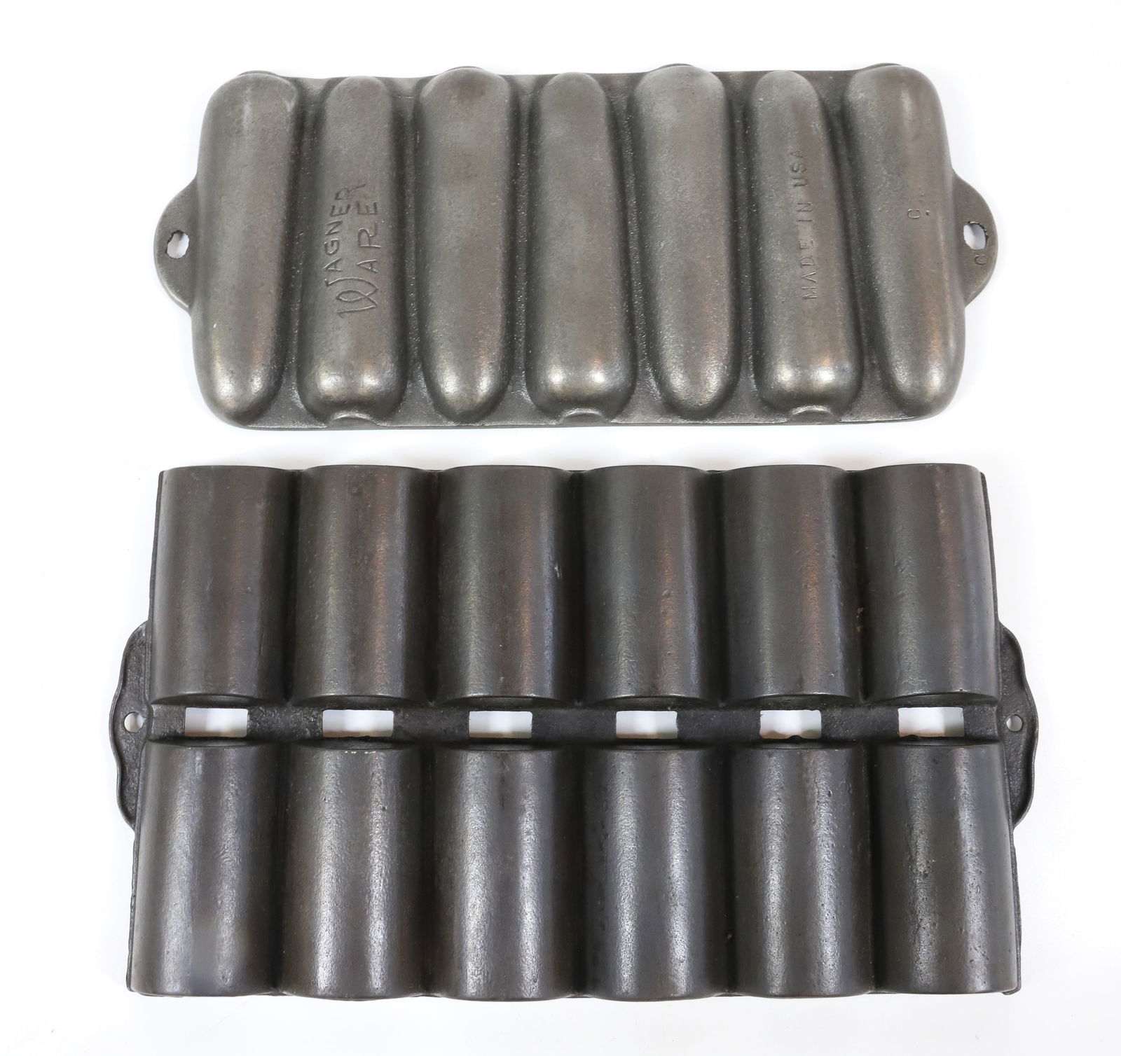 WAGNER WARE CORN MOLD AND ROLL PAN (1 of 2)