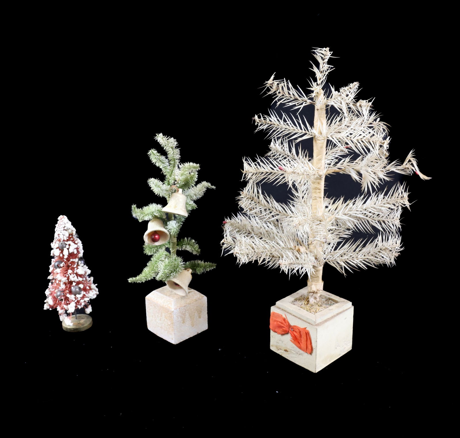 LOT OF (3) CHRISTMAS TREES (1 of 3)