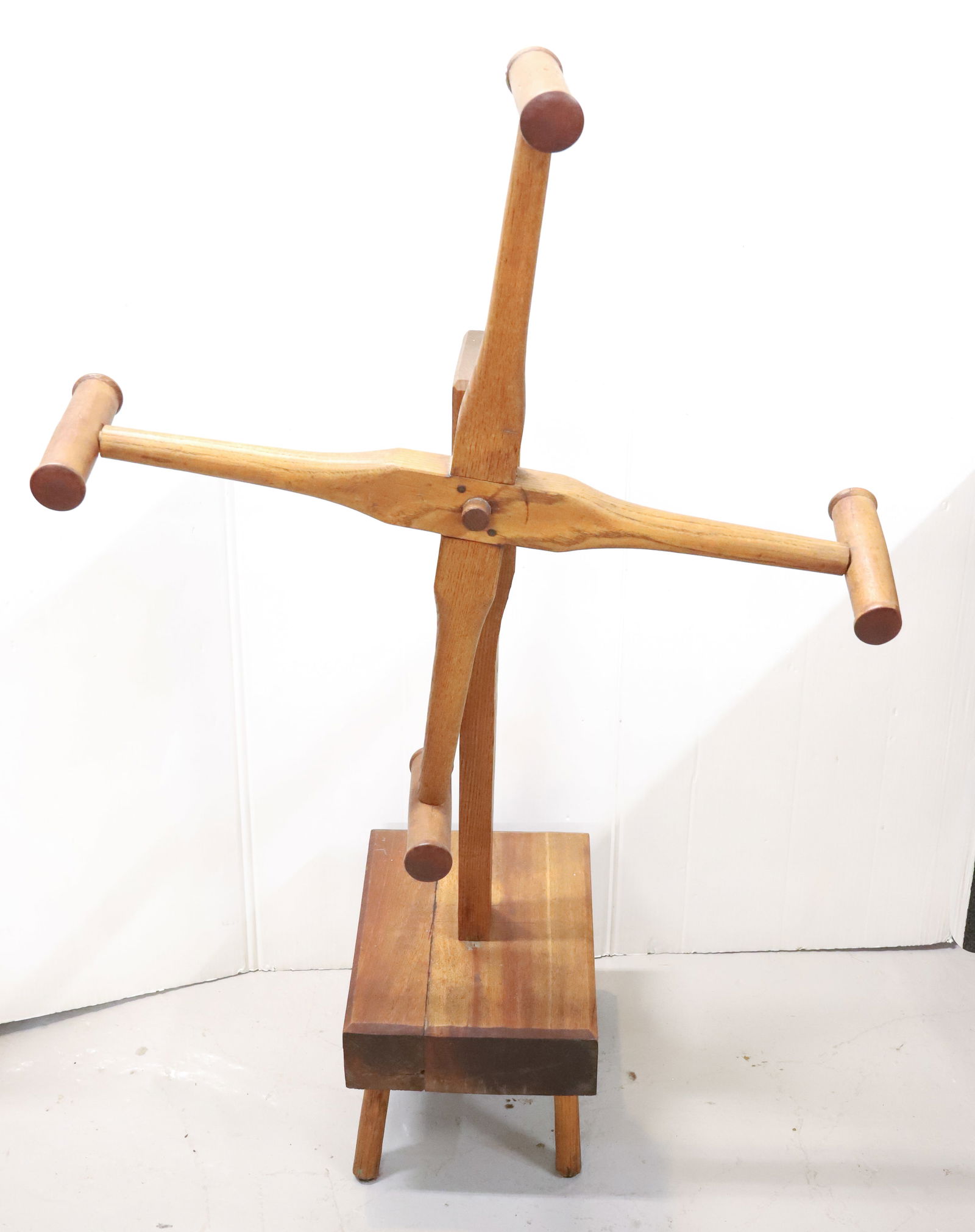 ANTIQUE YARN WINDER (1 of 3)