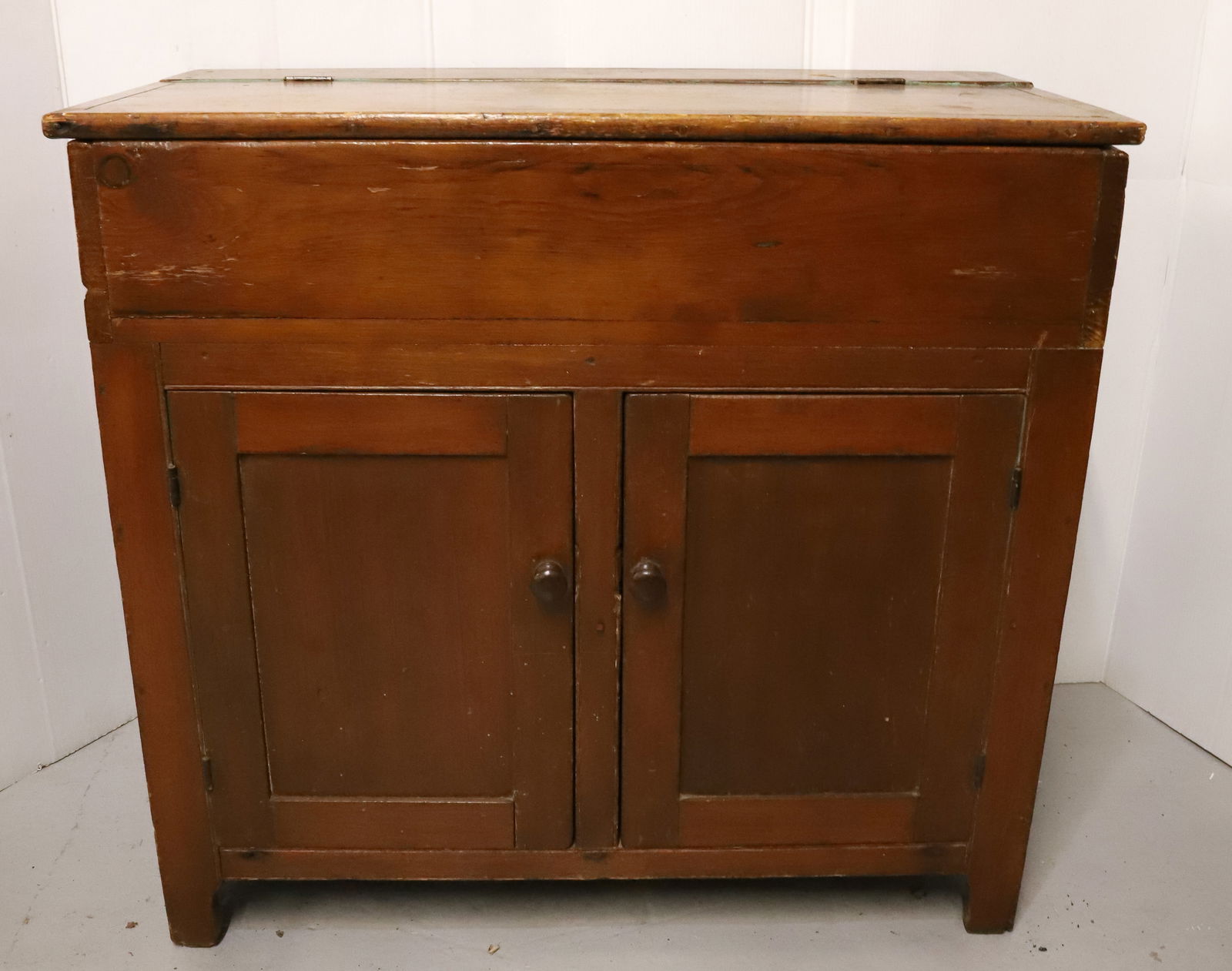 19TH CENTURY DRY SINK (1 of 6)