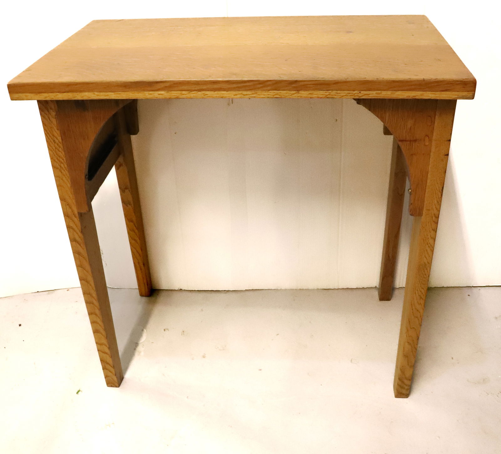 SMALL OAK TABLE (1 of 7)