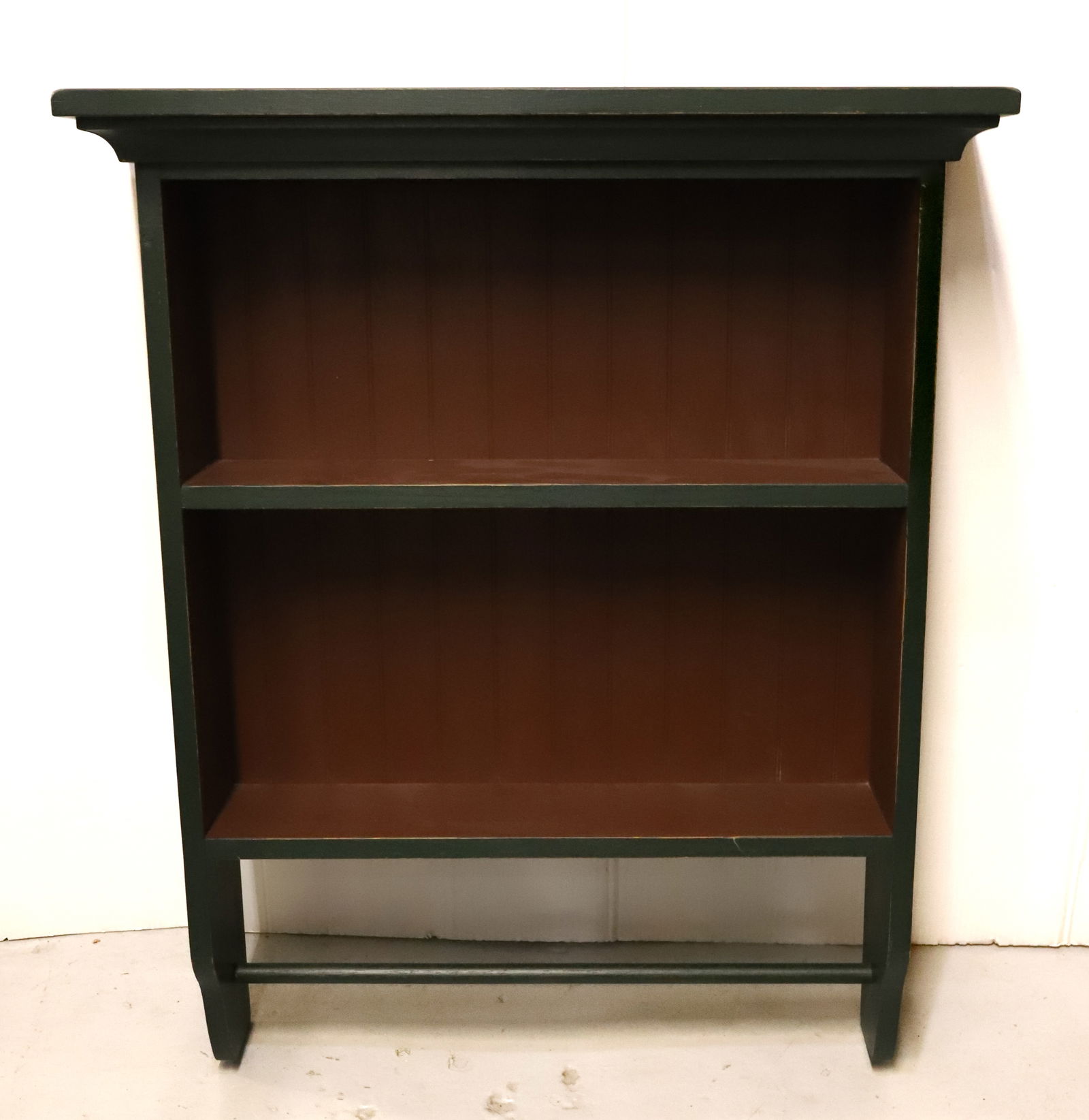 CONTEMPORARY PAINTED HANGING SHELF (1 of 3)