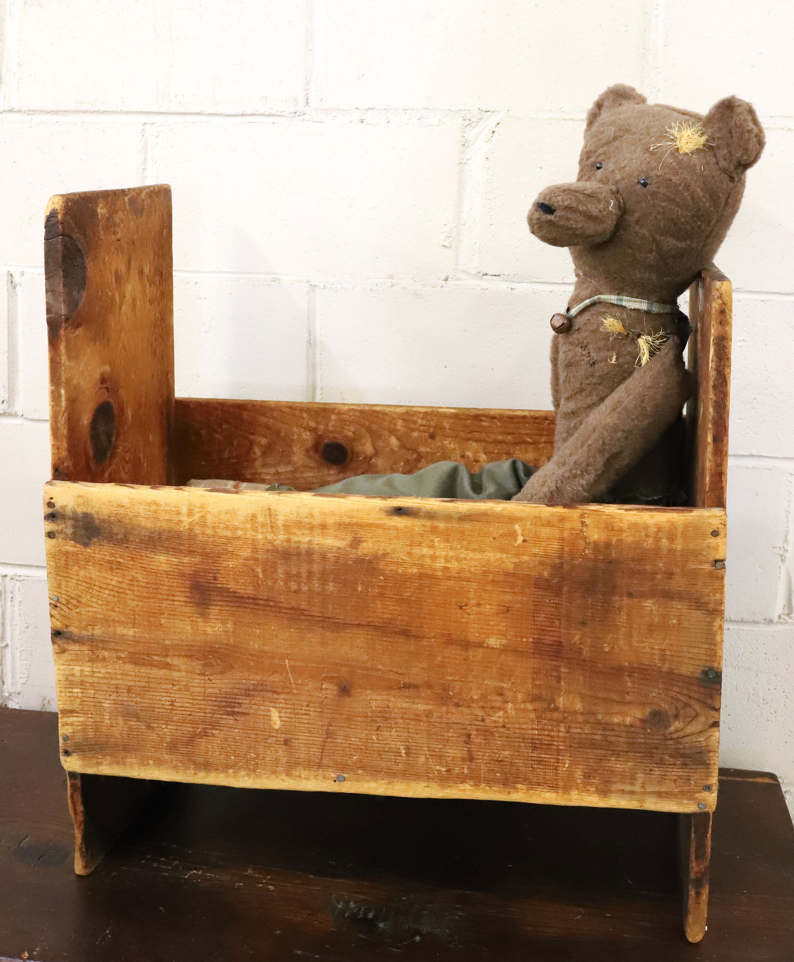 WOODEN CRADLE WITH HANDMADE TEDDY BEAR (1 of 4)