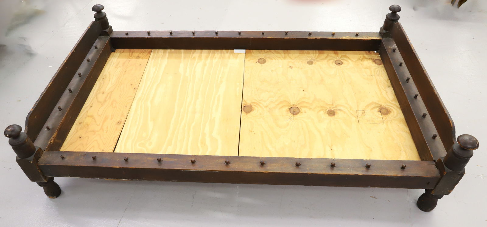 TRUNDLE BED (1 of 4)