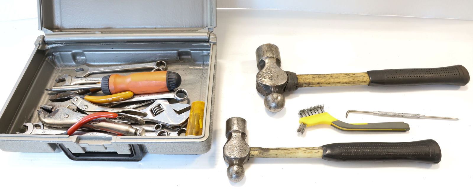 BOX OF TOOLS: HAMMERS, WRENCHES Terms: THIS SALE IS AN ONLINE ONLY TOOL AND EQUIPMENT AUCTION. PLEASE READ CAREFULLY..... THERE ARE (2) LOCATIONS FOR THE ITEMS LISTED: LOTS 1 TO 286 ARE LOCATED AT 15 NEW HAMPTON RD