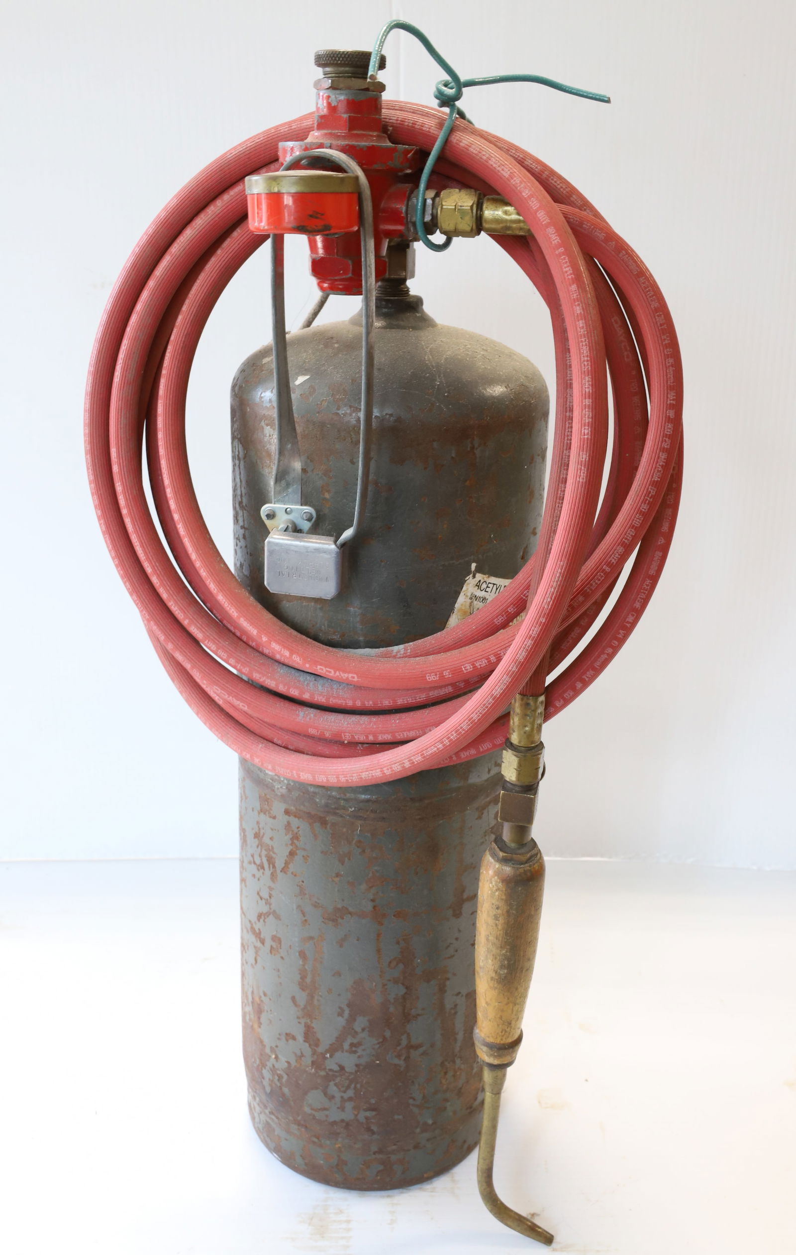 ACETYLENE TANK AND TORCH (1 of 1)