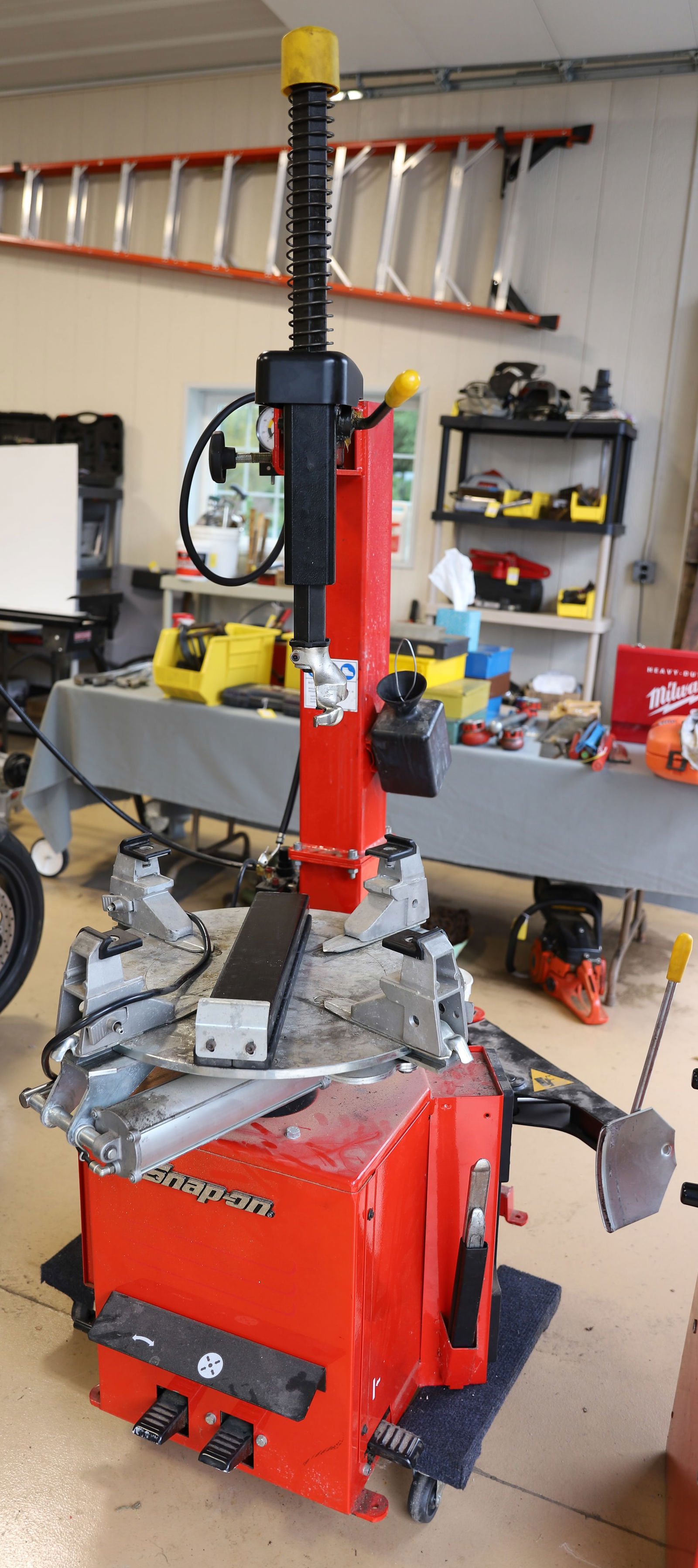 SNAP ON TIRE CHANGER (1 of 3)