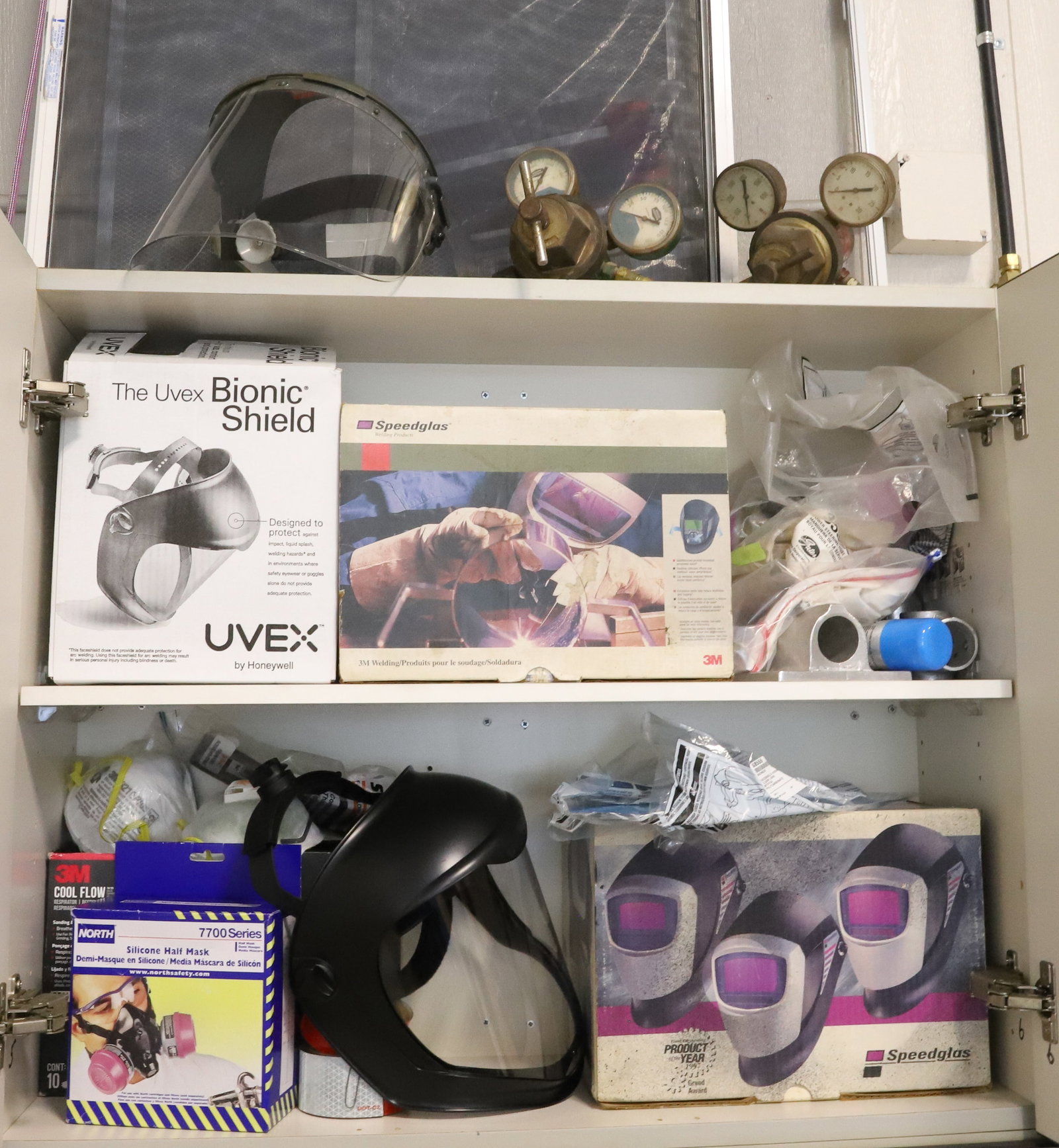 2 SHELVES OF WELDING PRODUCTS (1 of 3)