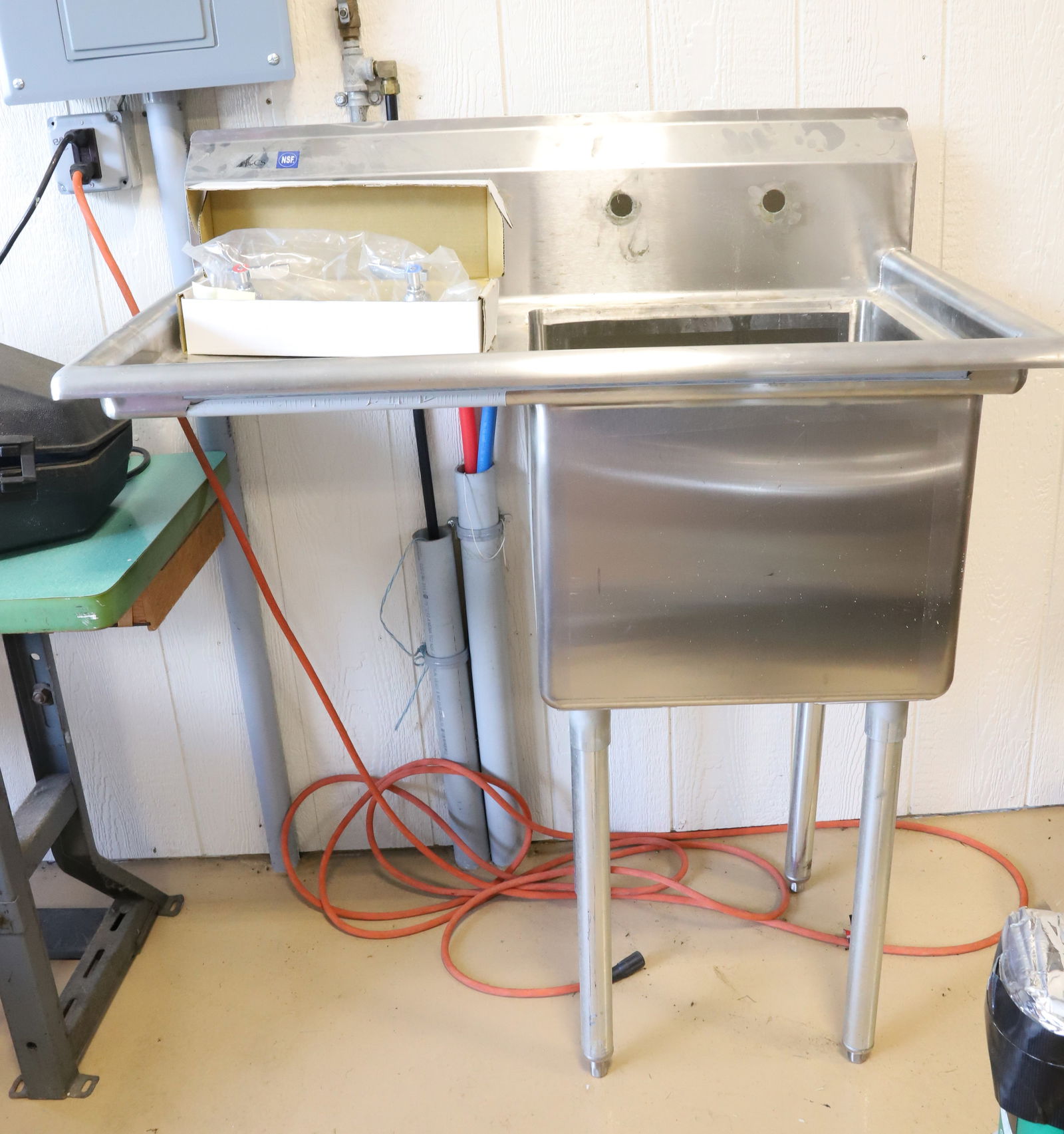 STAINLESS STEEL SINK WITH WALL MOUNT FAUCET (1 of 4)