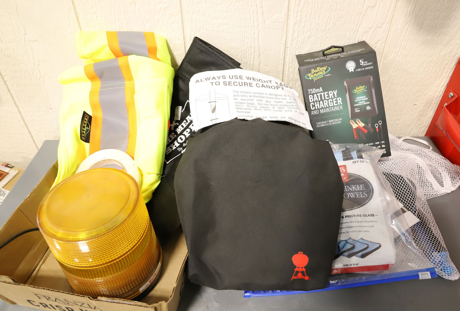 BOX OF ITEMS (1 of 1)