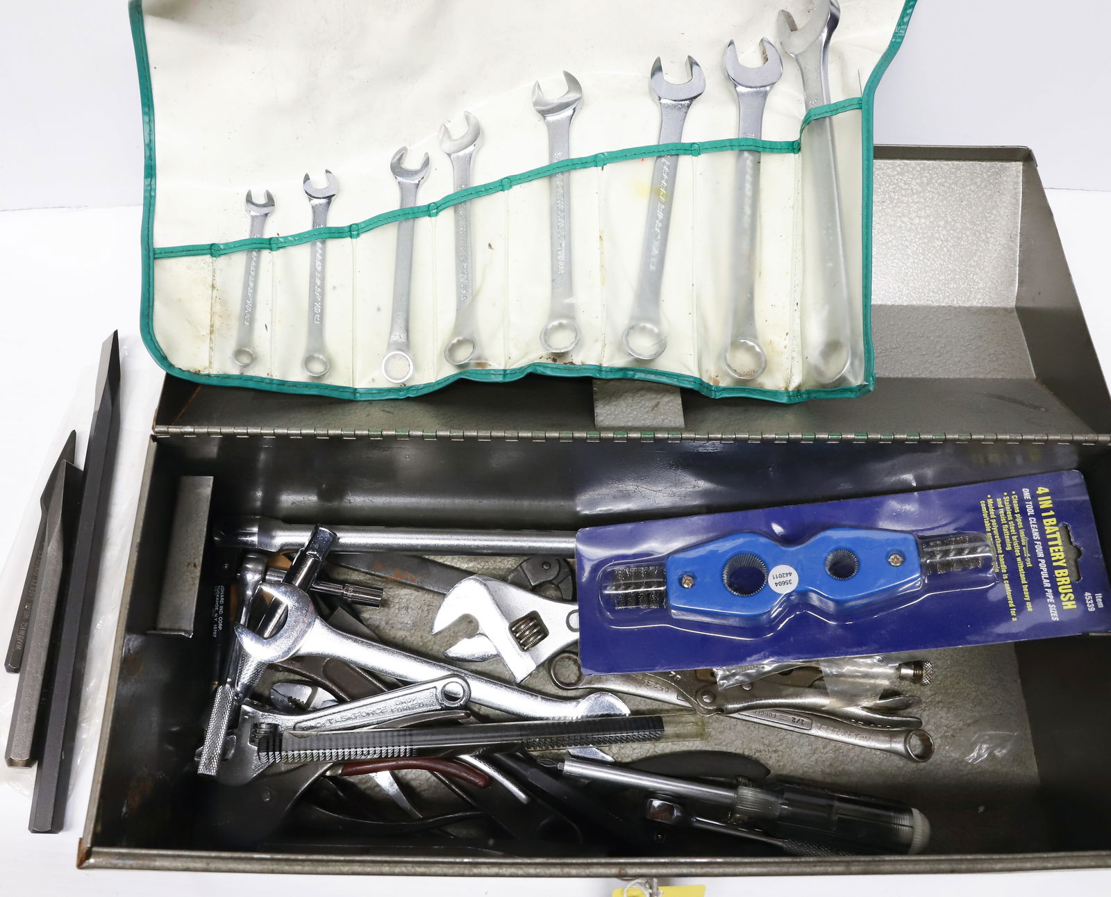 METAL TOOL BOX WITH CONTENTS (1 of 3)