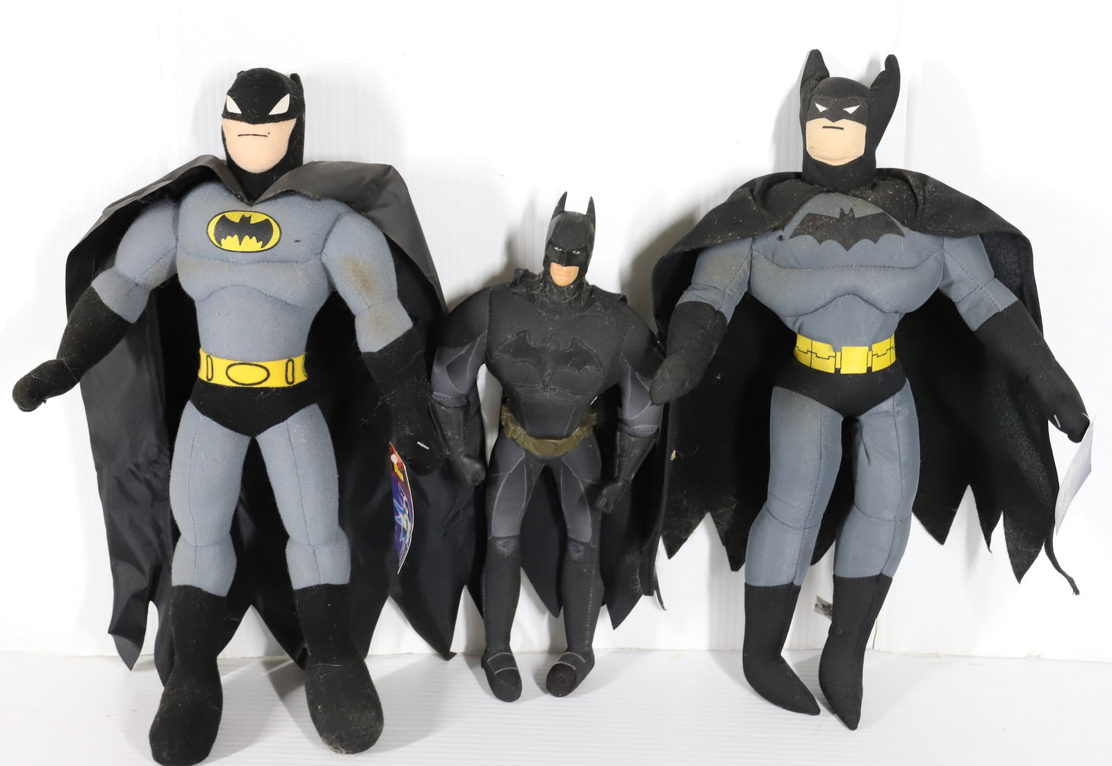 PLUSH ACTION FIGURE LOT (1 of 4)