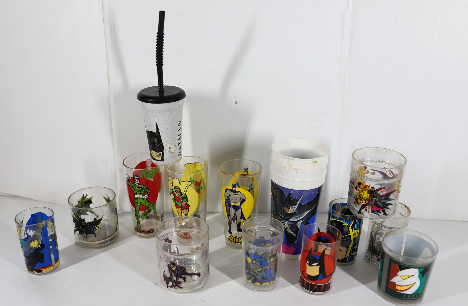 LOT OF NOVELTY CUPS AND MUGS: INCLUDING; SUPER HEROS IN GLASS AND PLASTIC - SOME HAVE BOXES Terms: PLEASE READ CAREFULLY -THIS IS AN ONSITE AND ONLINE ONLY AUCTION. PICK UP WILL BE AT 5115 ANONA RD, STROUDSBURG, PA 18360 AND WILL 