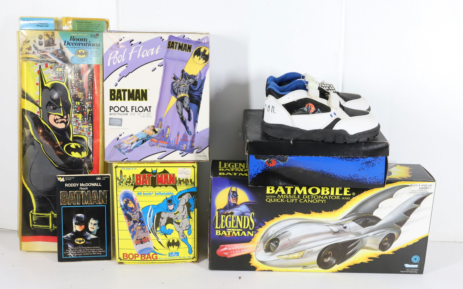 LOT OF BATMAN ITEMS INCLUDING; SNEAKERS, BOP BAG, POOL FLOAT, ROOM DECORATIONS, AND MORE: PLEASE READ CAREFULLY -THIS IS AN ONSITE AND ONLINE ONLY AUCTION. PICK UP WILL BE AT 5115 ANONA RD, STROUDSBURG, PA 18360 AND WILL ONLY BE 2 DAYS!! Terms for Purchasing and Shipping of Auction Items.