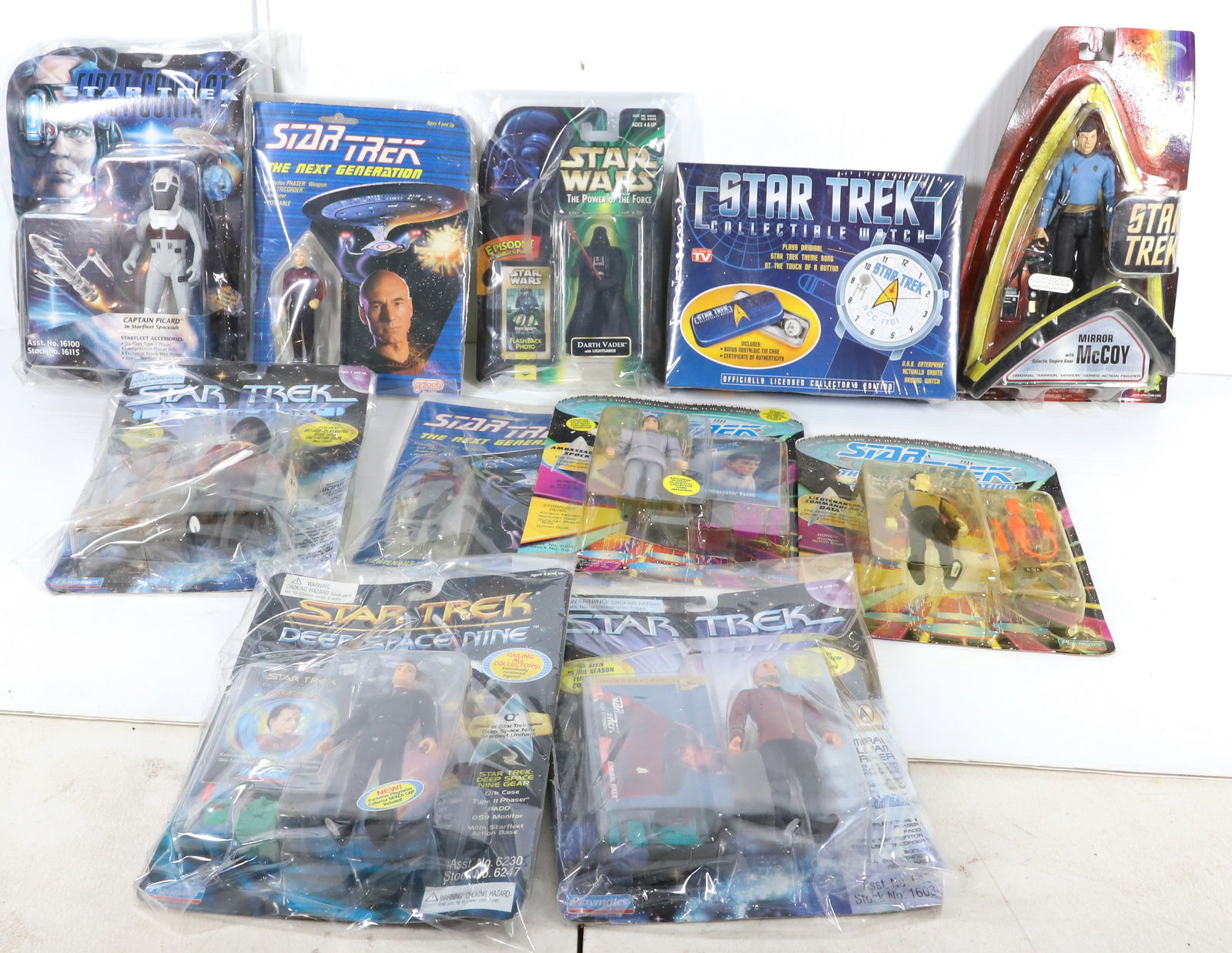 LOT OF STAR TREK ITEMS (1 of 5)
