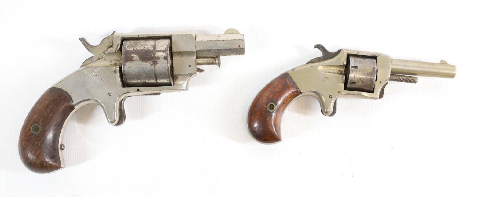 (2) ANTIQUE REVOLVERS: INCLUDING: BULLDOG,FOREHAND & WADSWORTH. DEFENDER. Registration: Terms: ANTIQUE OR BLACK POWDER FIREARM. THERE IS NO REGISTRATION OR FFL TRANSFER REQUIRED