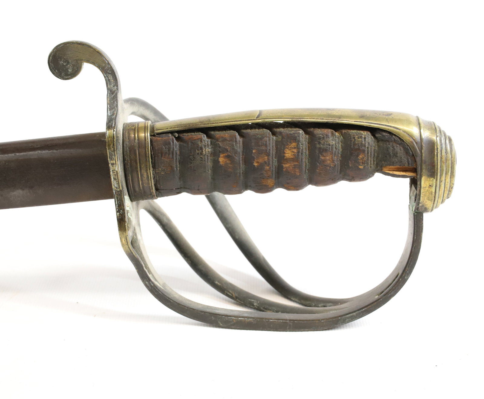 19TH C. CAVALRY SWORD: UNMARKED. BLADE MEASURES 33 1/2". OVERALL 39" L. Registration: Terms: