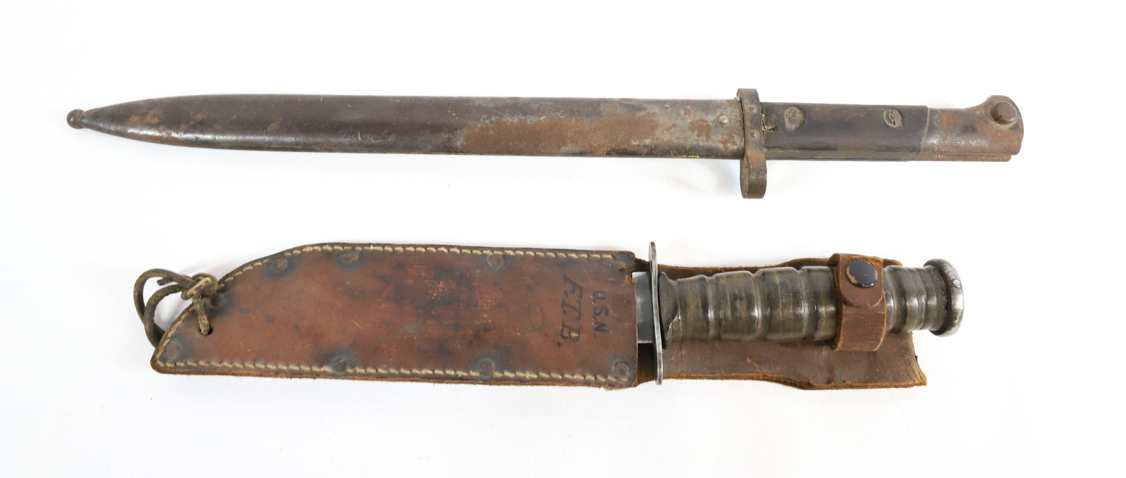 KABAR KNIFE AND BAYONET: U.S.N. KABAR KNIFE WITH LEATHER SCABBARD AND BAYONET MRKD. CSZ WITH SCABBARD. Registration: Terms: