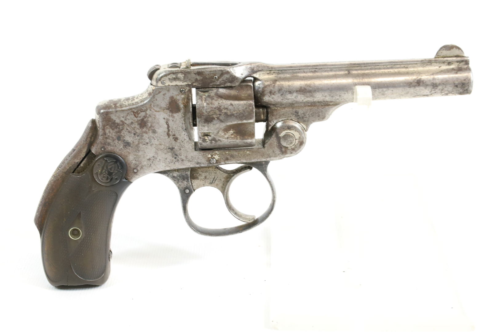 SMITH AND WESSON SAFETY HAMMERLESS REVOLVER: .32 CAL, SERIAL# 83034, NICKEL, 3 1/2" BARREL Registration: Terms: THIS GUN REQUIRES REGISTRATION OR AN FFL TRANSFER TO PURCHASE
