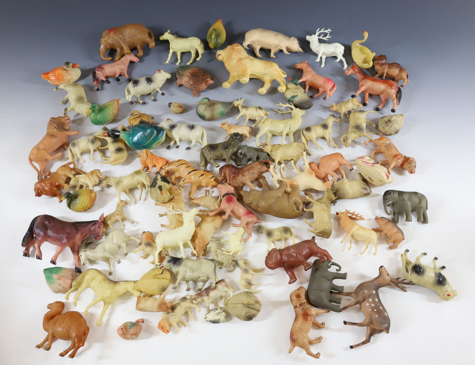 LARGE LOT OF CELLULOID ANIMALS (1 of 5)