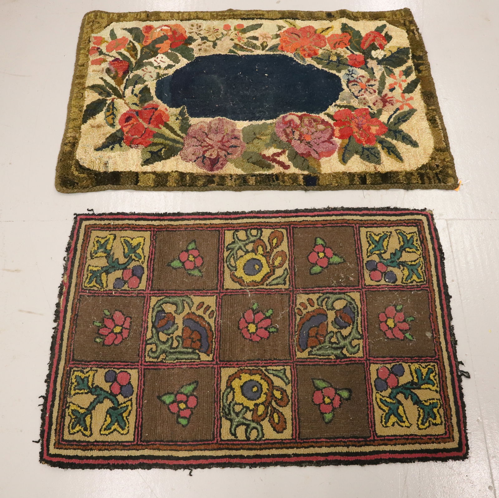 (2) VINTAGE HOOKED RUGS (1 of 5)