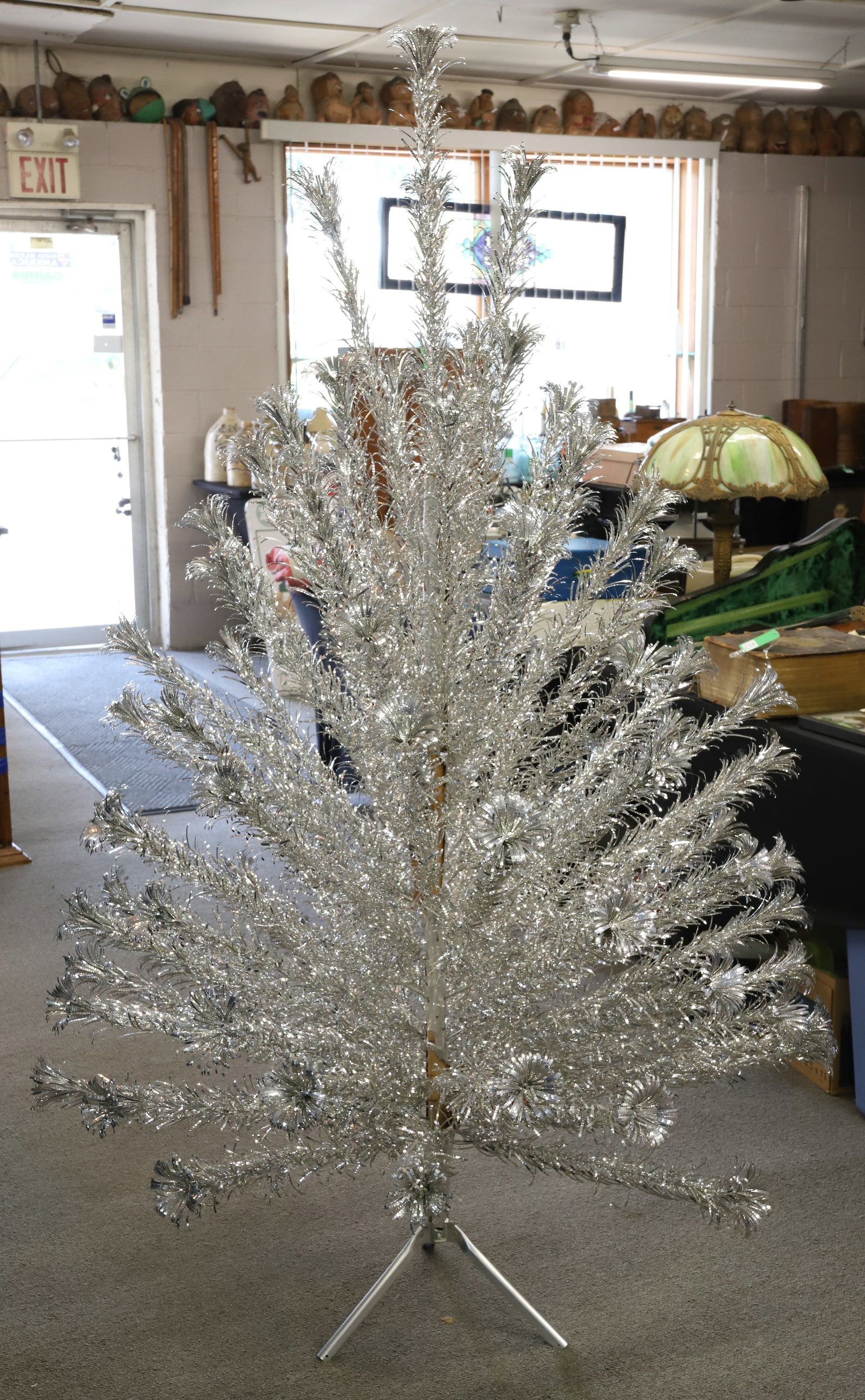 VINTAGE EVERGLEAM CHRISTMAS TREE: STAINLESS ALUMINUM TREE WITH TRIPOD STAND. NO. 4606, FOUNTAIN STYLE. -Terms:PLEASE READ CAREFULLY -THIS IS AN ONLINE ONLY AUCTION WITH ABSENTEE AND PHONE BIDDING AS WELL. Terms for Purchasing and Ship