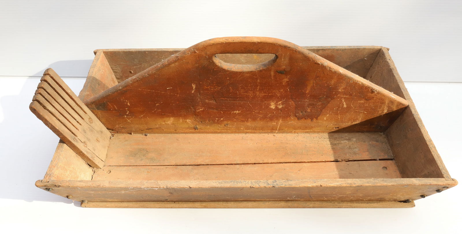 WOODEN TOOL CARRIER (1 of 4)