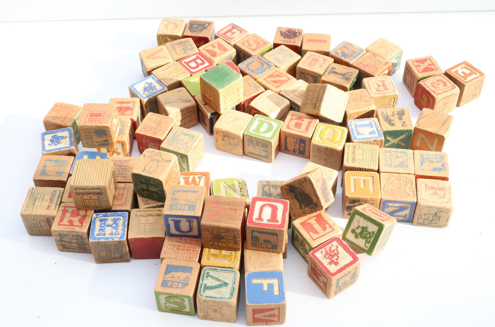 LOT OF ANTIQUE WOODEN BLOCKS: VARIOUS CHILDRENS BLOCKS Terms: PLEASE READ CAREFULLY -THIS IS AN ONLINE ONLY AUCTION. Terms for Purchasing and Shipping of Auction Items. Please read carefully before bidding. All payments for purcha