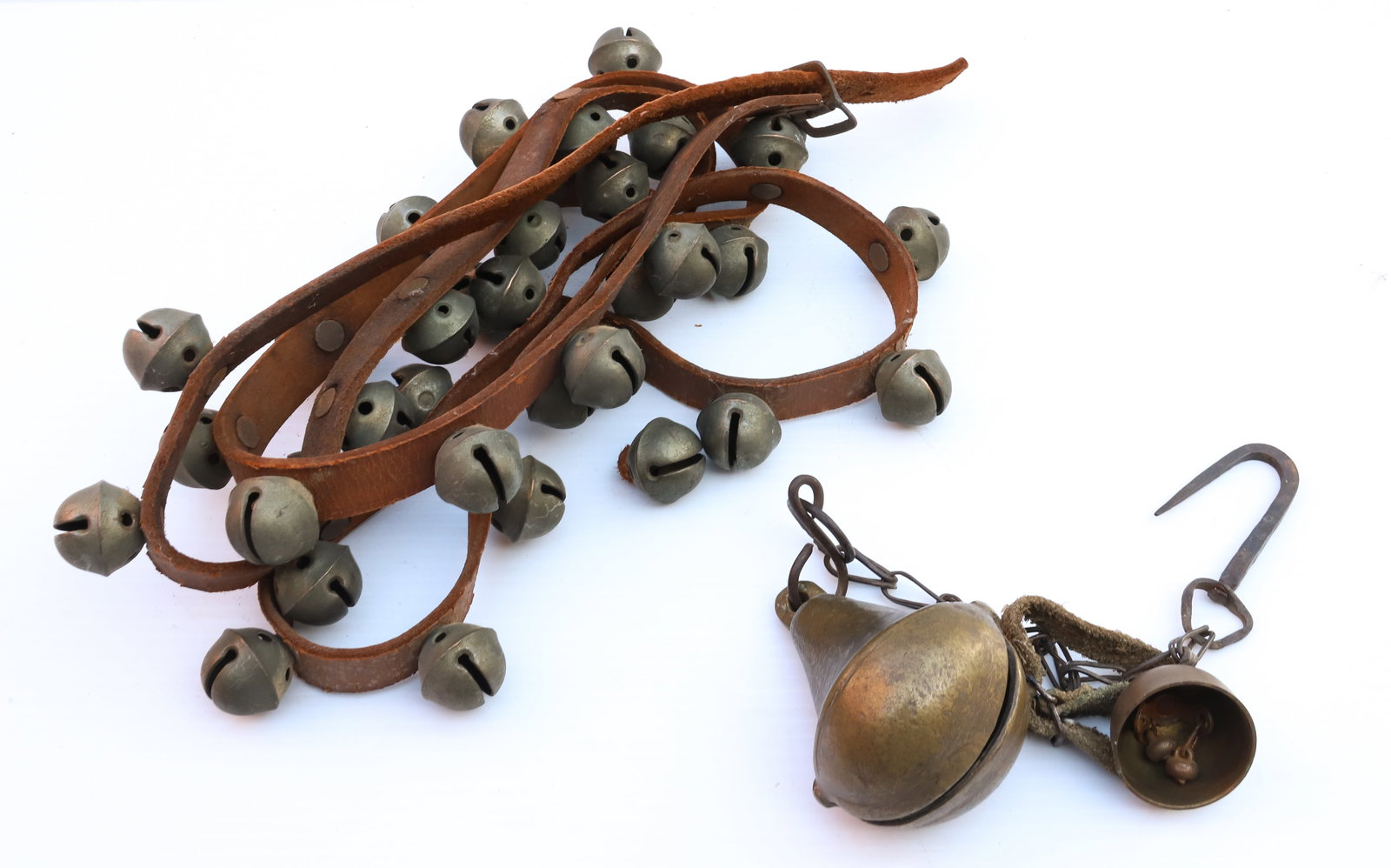 LOT OF SLEIGH BELLS (1 of 4)