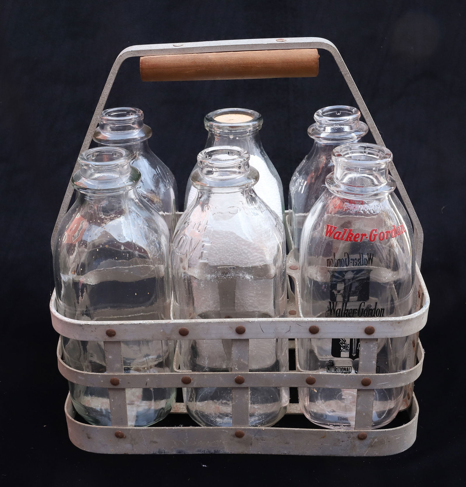 LOT OF (6) MILK BOTTLES AND CARRIER (1 of 3)