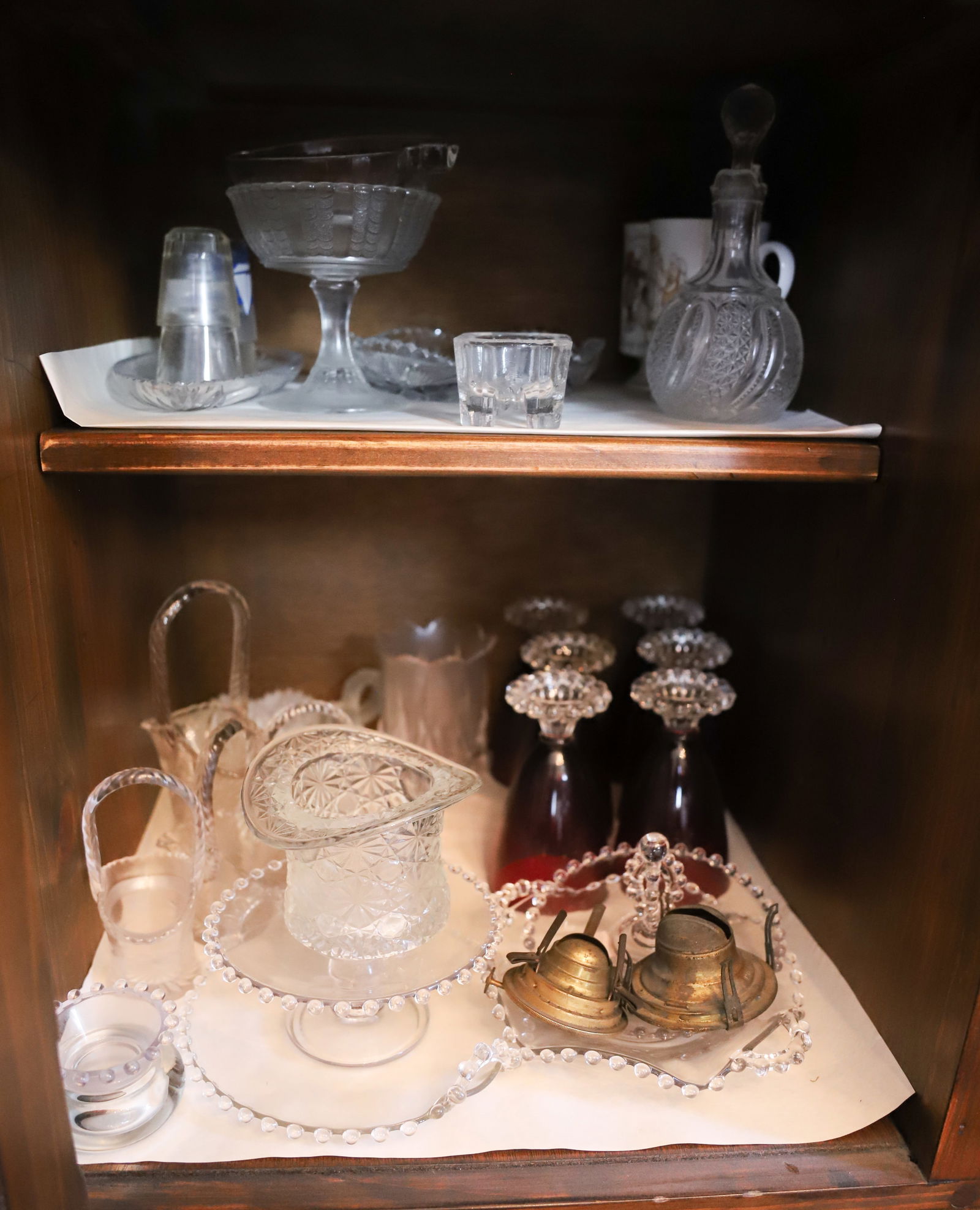 LOT OF CANDLEWICK AND OTHER GLASSWARE (1 of 4)