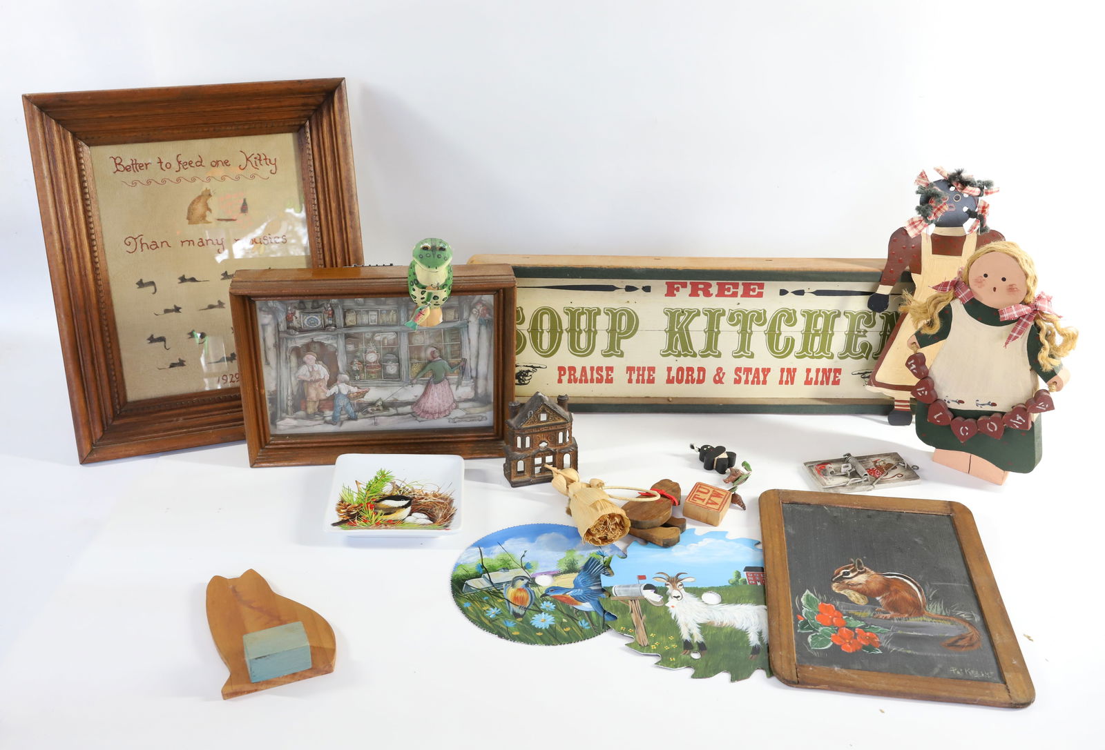 LOT OF COUNTRY DECORATING ITEMS (1 of 6)