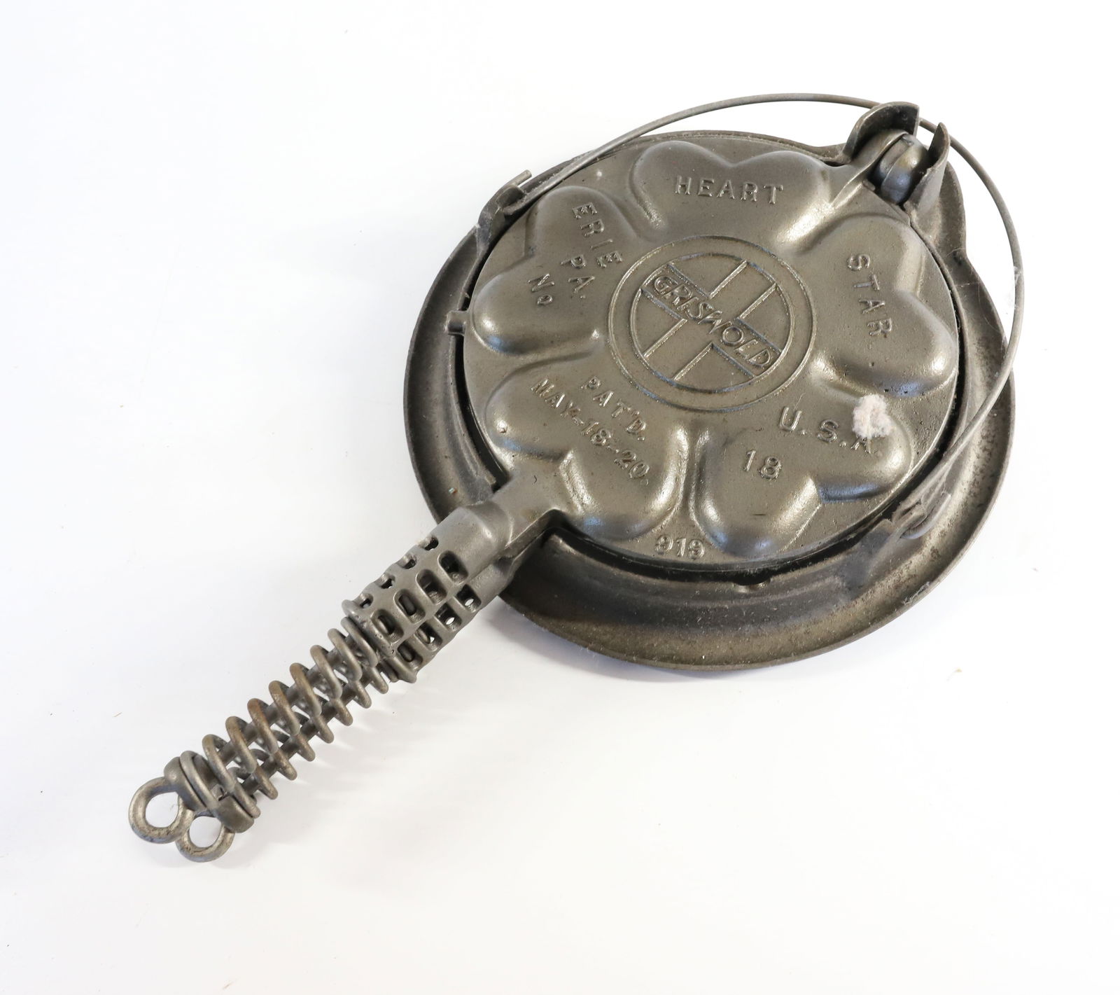 GRISWOLD WAFFLE MAKER (1 of 3)