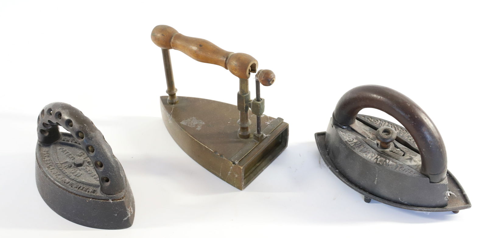 LOT OF ANTIQUE IRONS (1 of 4)