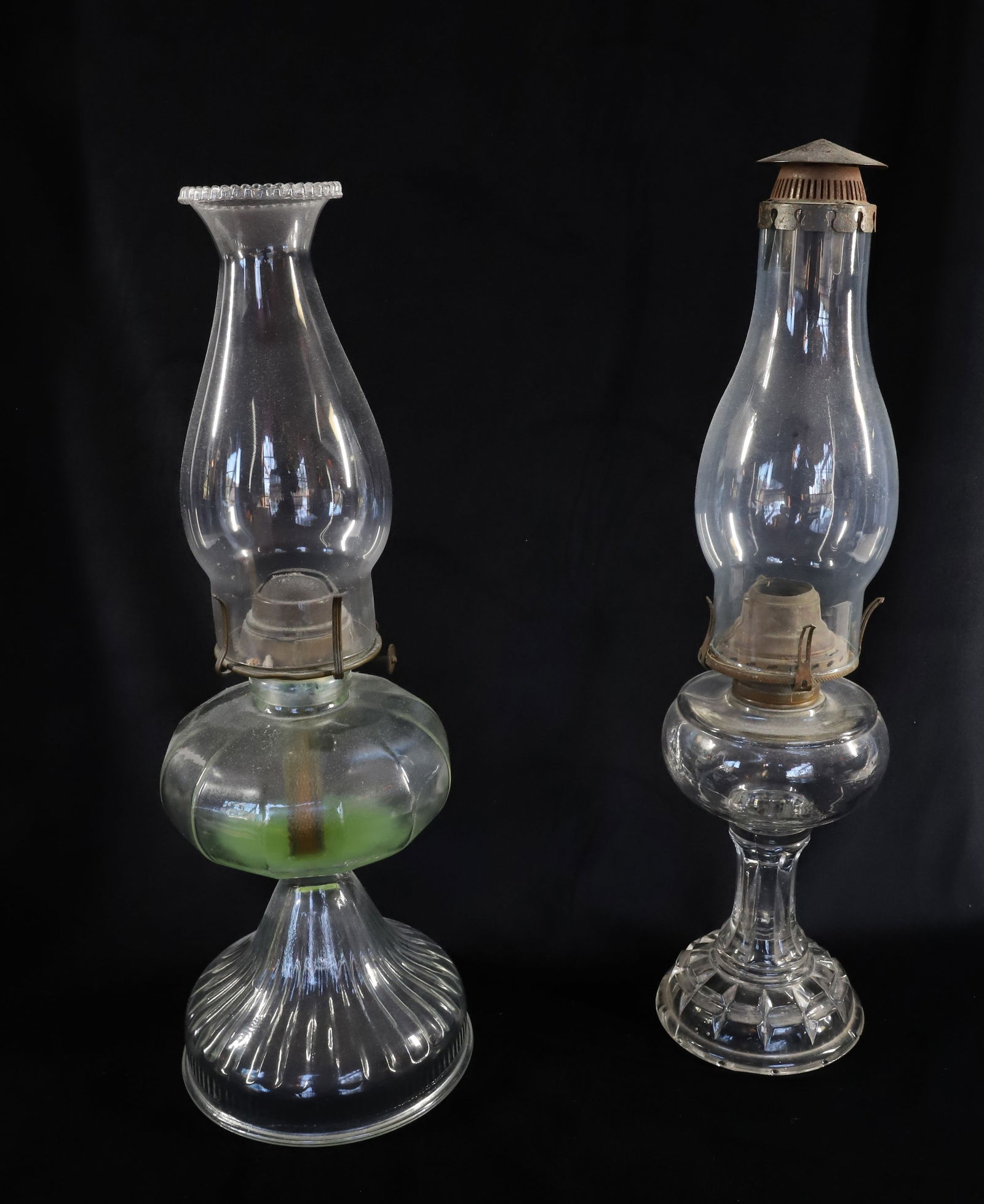 (2) CLEAR GLASS KEROSENE LAMPS (1 of 4)