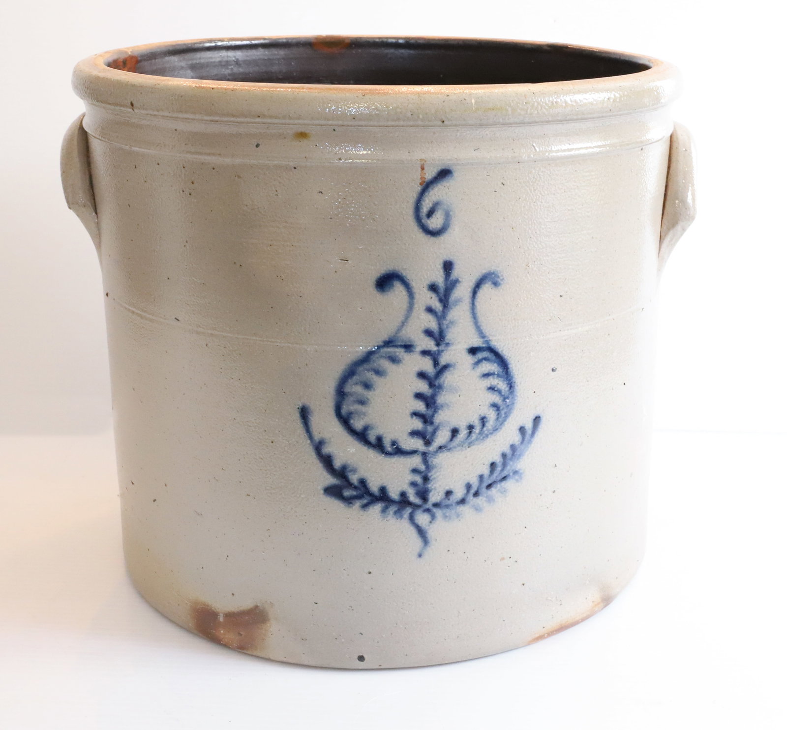 BLUE DECORATED STONEWARE CROCK: BLUE HARP DESIGN, 6 GALLON, 12 1/2" X 14" Terms: PLEASE READ CAREFULLY -THIS IS AN ONLINE ONLY AUCTION. Terms for Purchasing and Shipping of Auction Items. Please read carefully before bidding. All pa