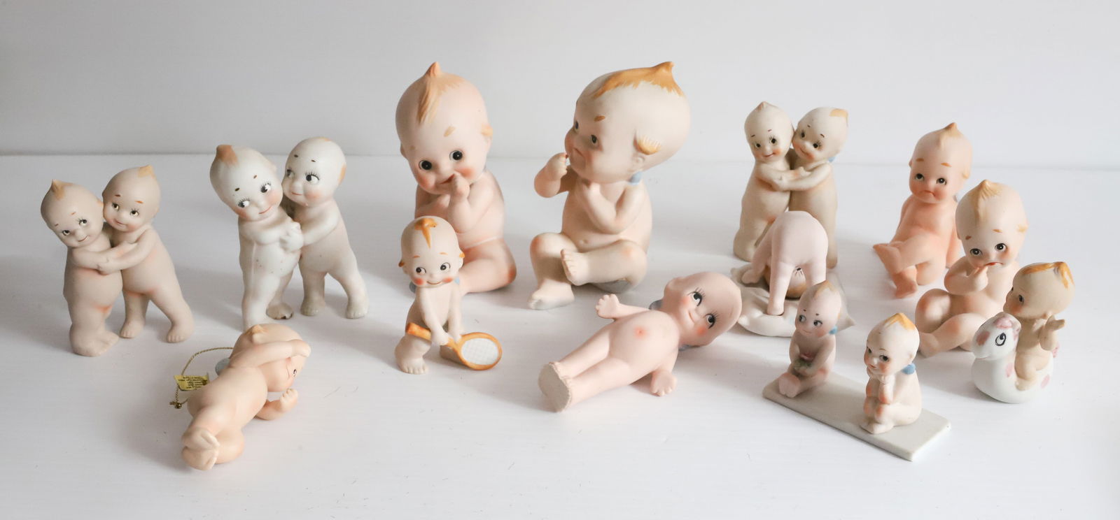 LOT OF BISQUE KEWPIE DOLLS (1 of 5)