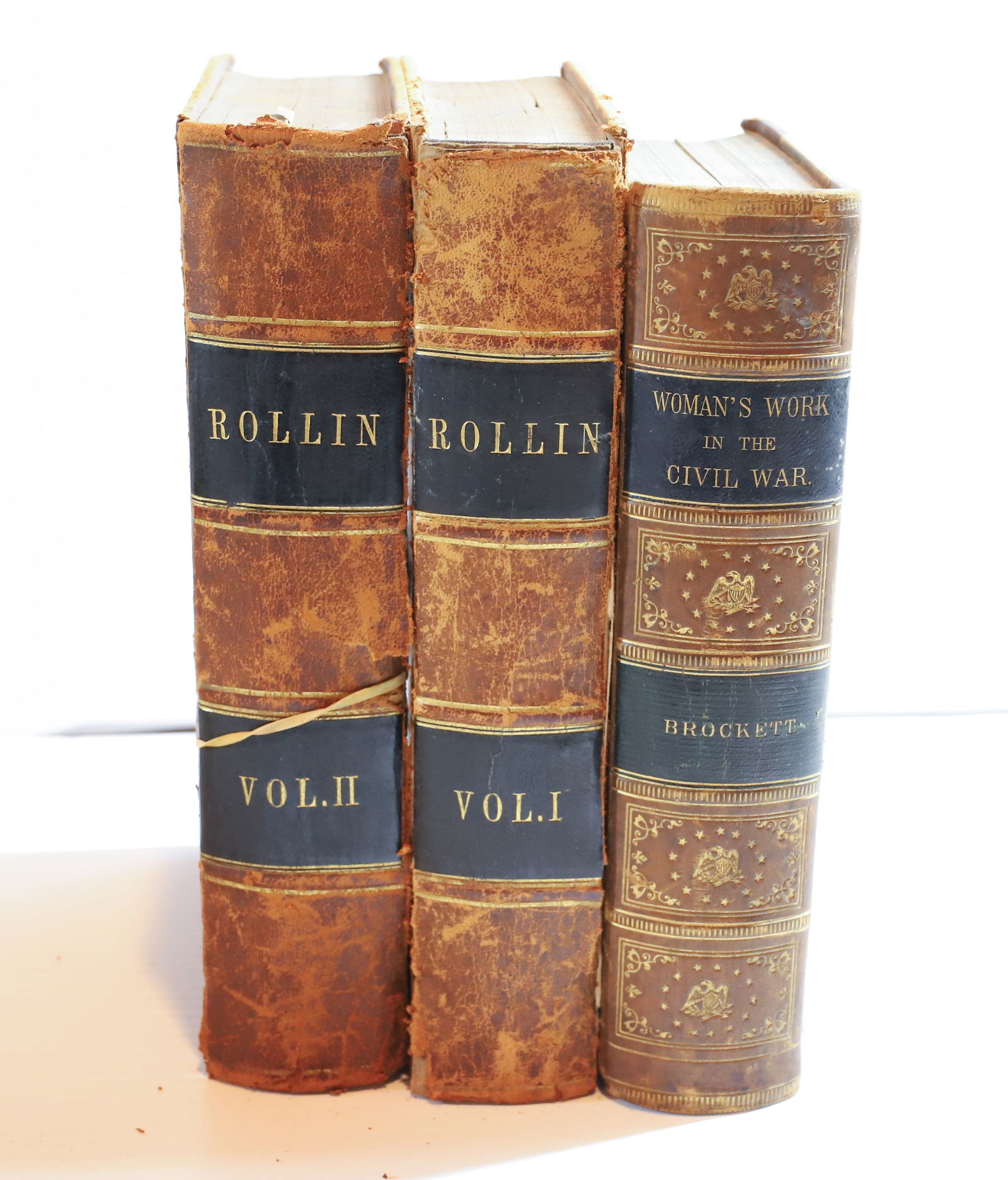 LOT OF ANTIQUE BOOKS (1 of 5)