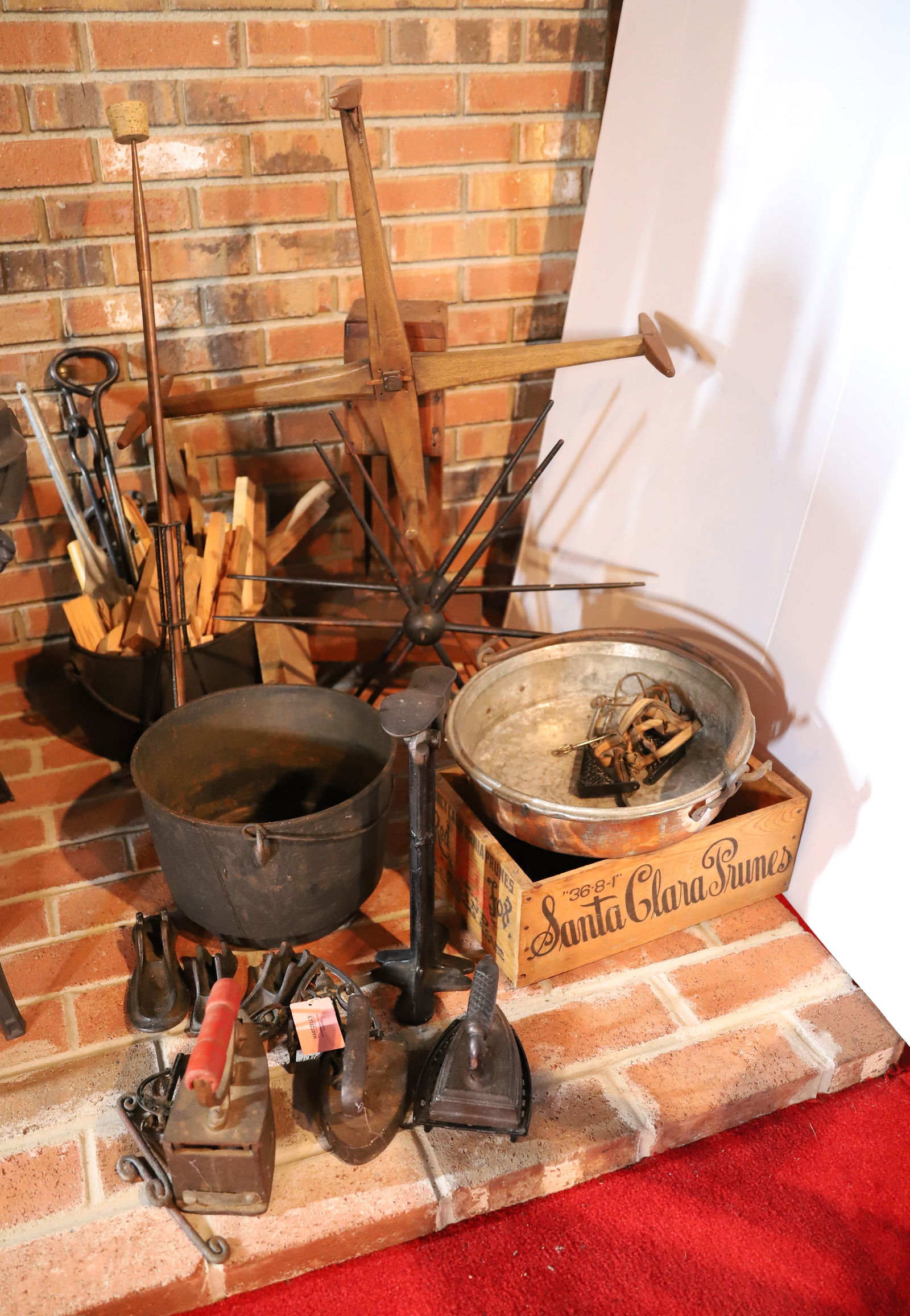 LOT OF COUNTRY ITEMS (1 of 4)