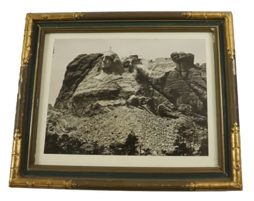 PHOTO OF MT. RUSHMORE