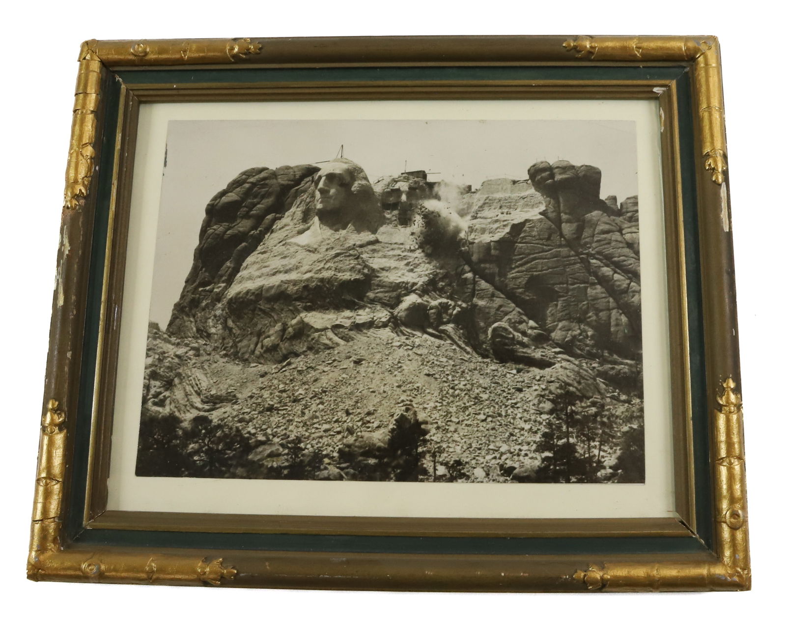 PHOTO OF MT. RUSHMORE (1 of 3)